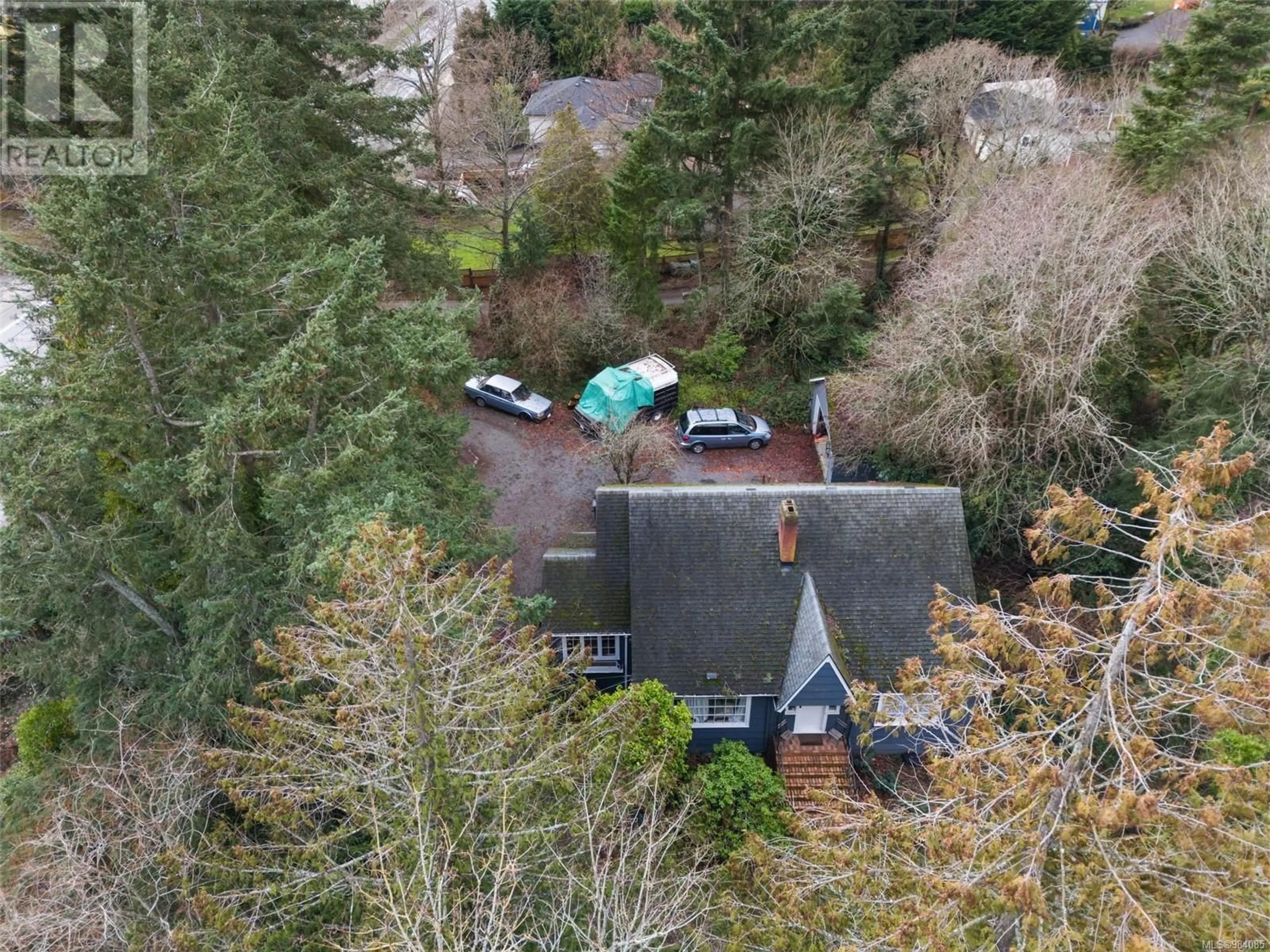 A pic from outside/outdoor area/front of a property/back of a property/a pic from drone, unknown for 2895 Murray Dr, Saanich British Columbia V9A2S6