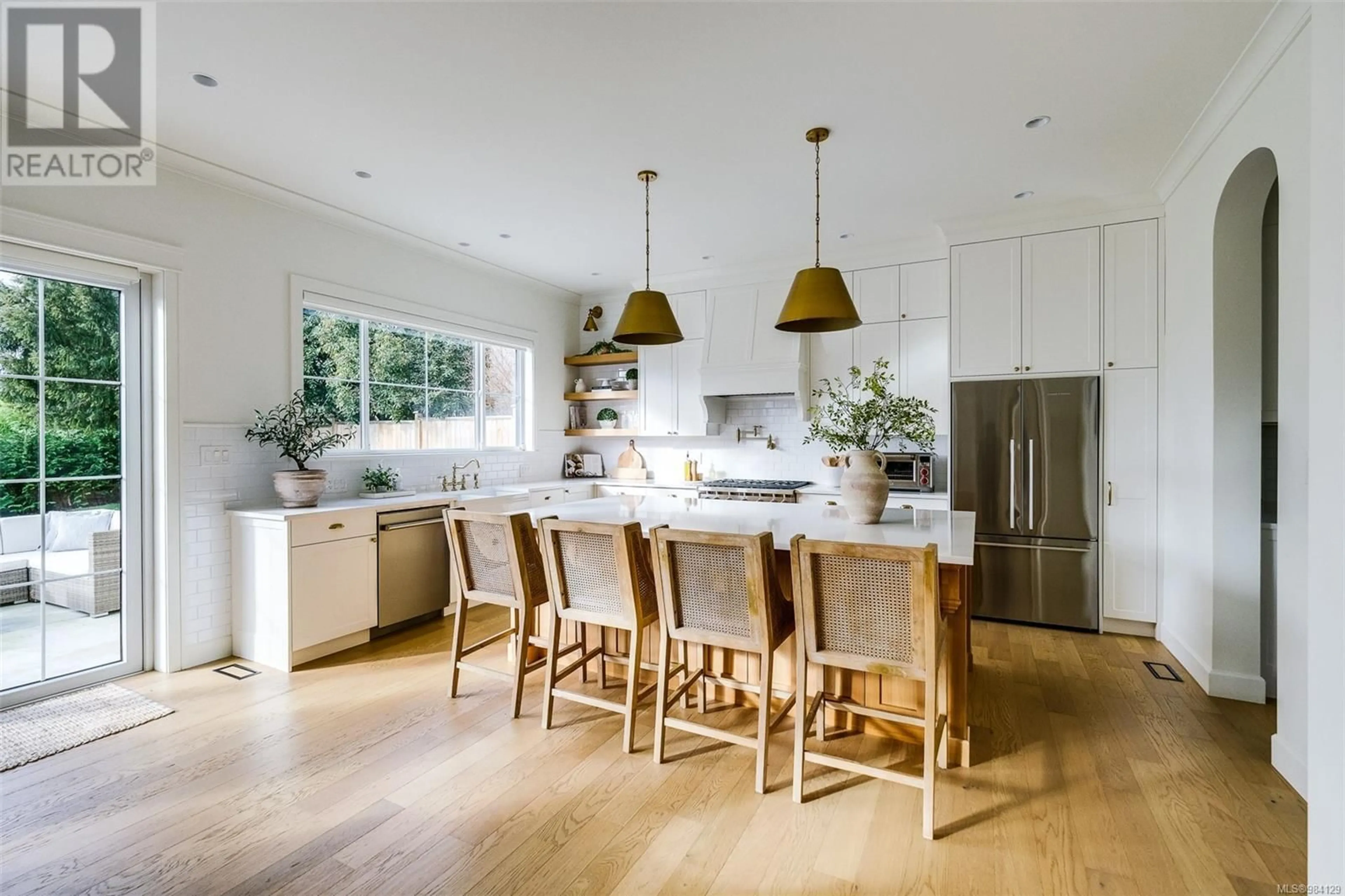 Contemporary kitchen, unknown for 2841 Dewdney Ave, Oak Bay British Columbia V8R3M5