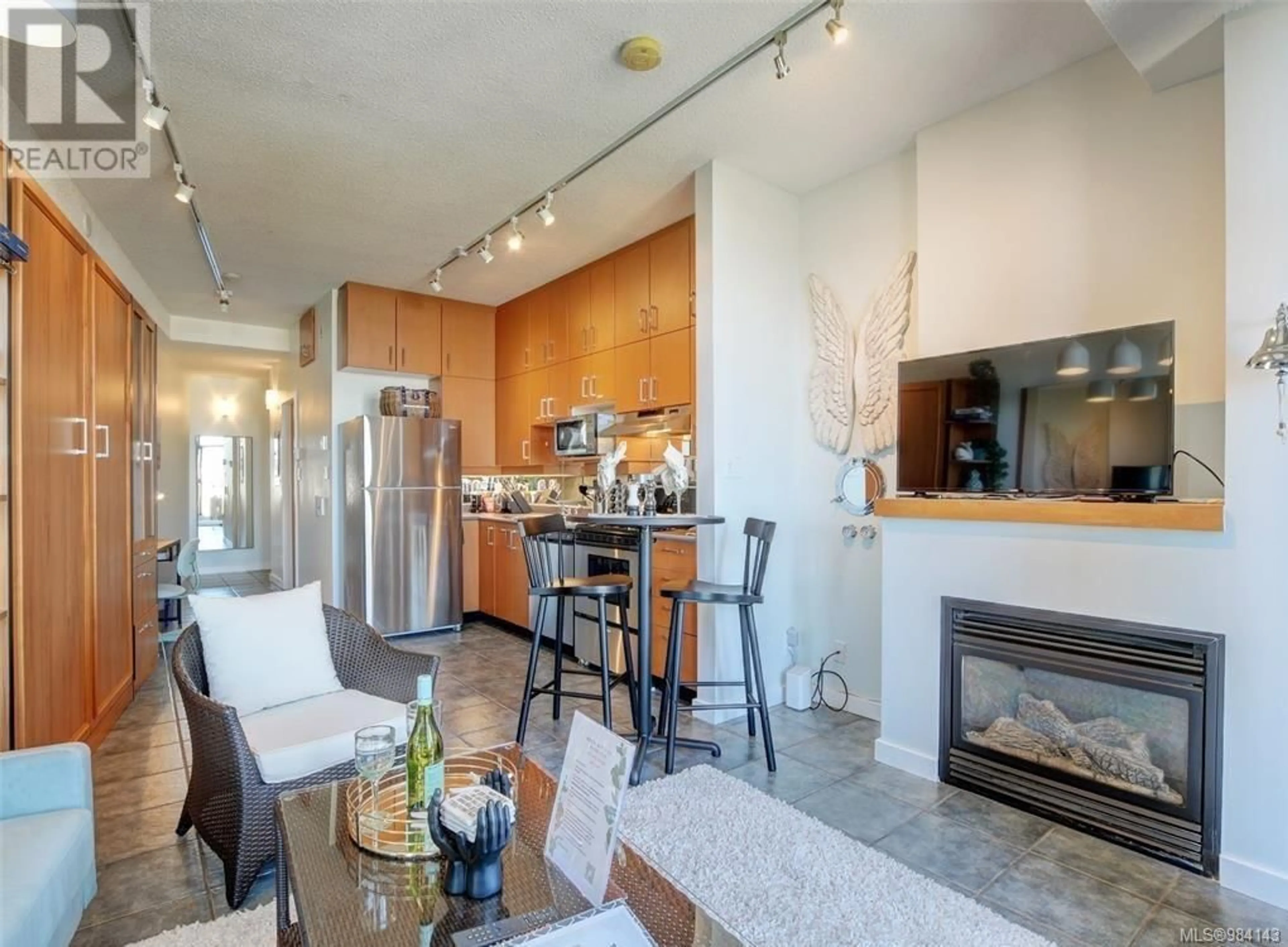 Open concept kitchen, unknown for 423 409 Swift St, Victoria British Columbia V8W1S2