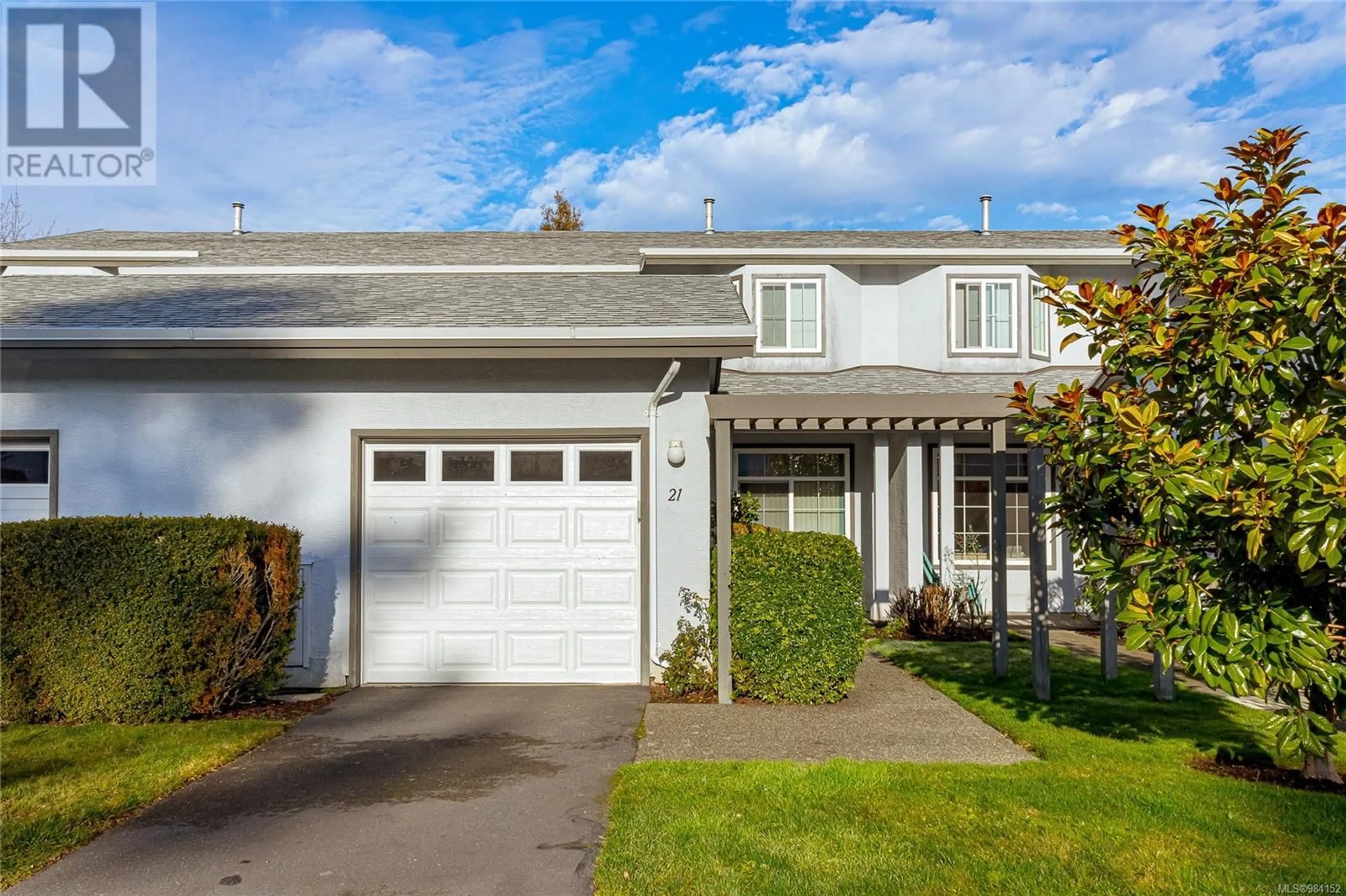 Home with vinyl exterior material, street for 21 2120 Malaview Ave, Sidney British Columbia V8L2E4