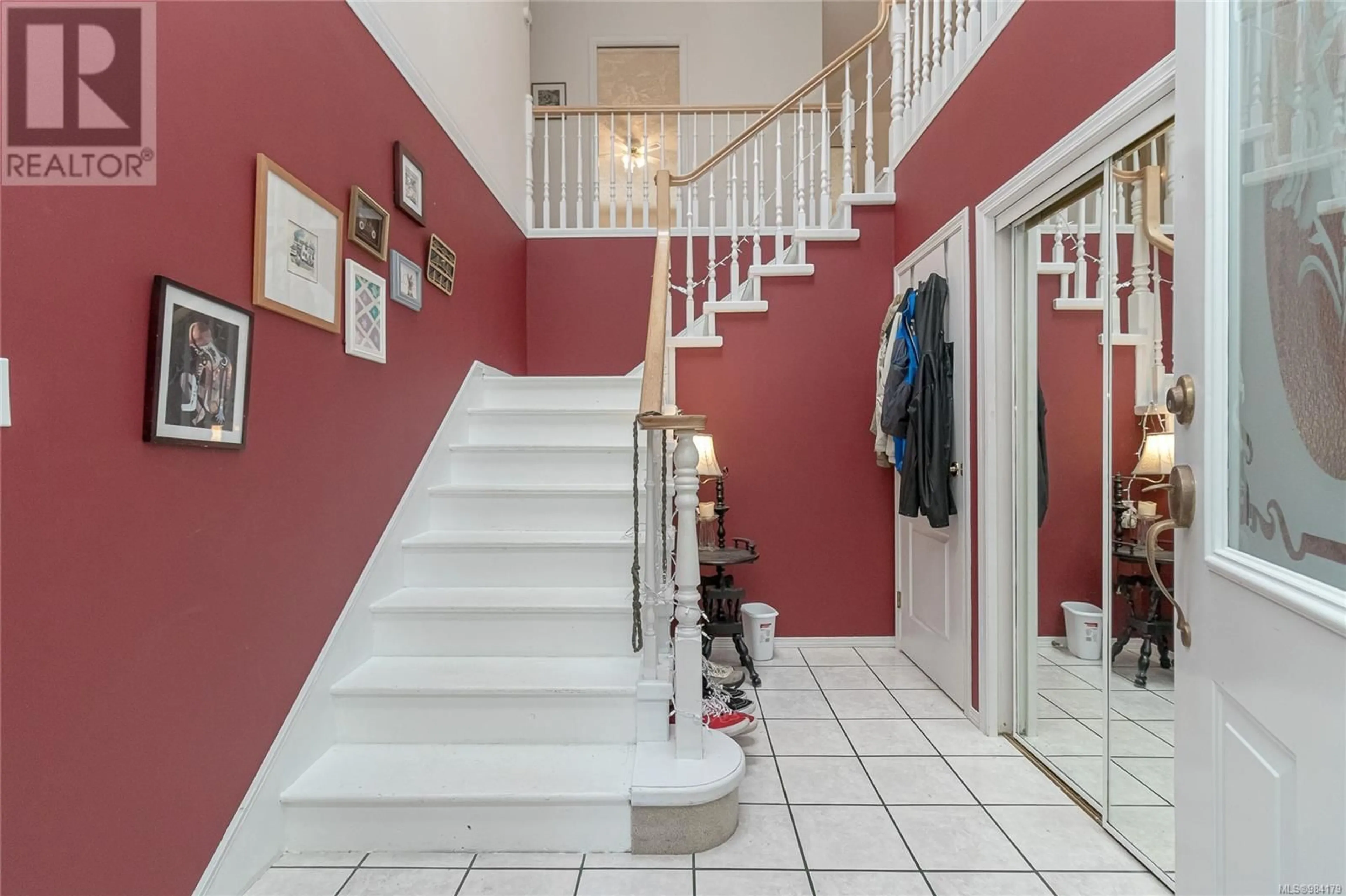 Indoor foyer for 1642 Wilmot Ave, Shawnigan Lake British Columbia V8H3C1