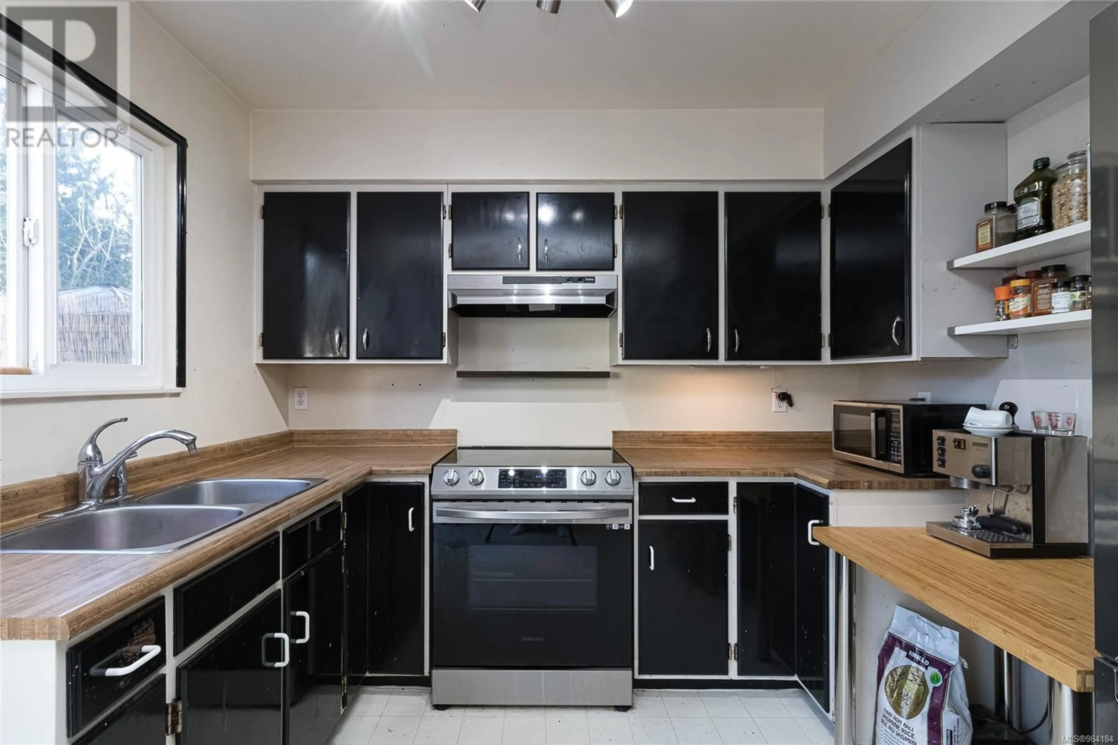 Standard kitchen, unknown for 3025 Metchosin Rd, Colwood British Columbia V9C1Y8