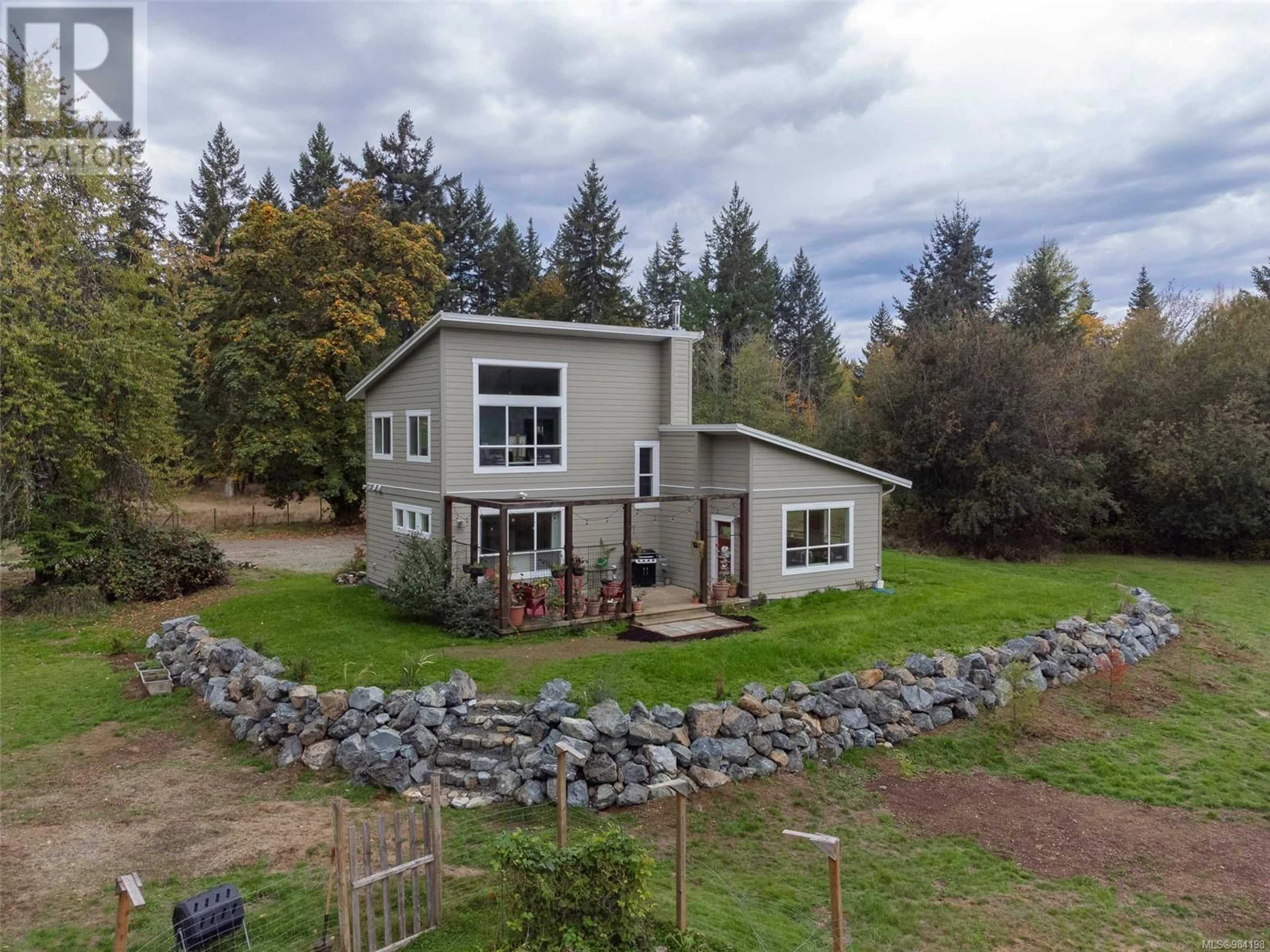 A pic from outside/outdoor area/front of a property/back of a property/a pic from drone, unknown for 6138 Beaver Creek Rd, Port Alberni British Columbia V9Y8X4