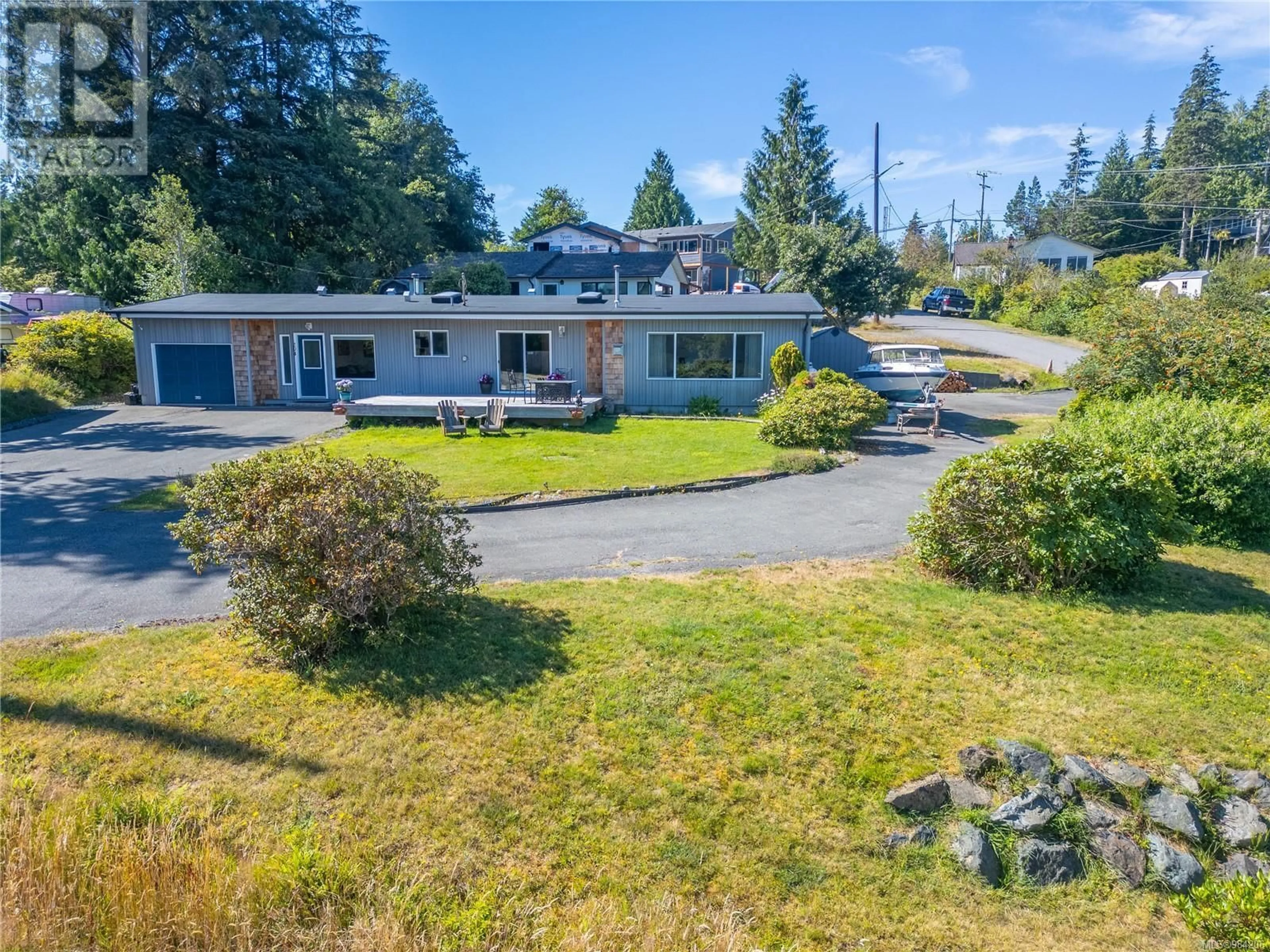 A pic from outside/outdoor area/front of a property/back of a property/a pic from drone, unknown for 204 Birch St, Ucluelet British Columbia V0R3A0