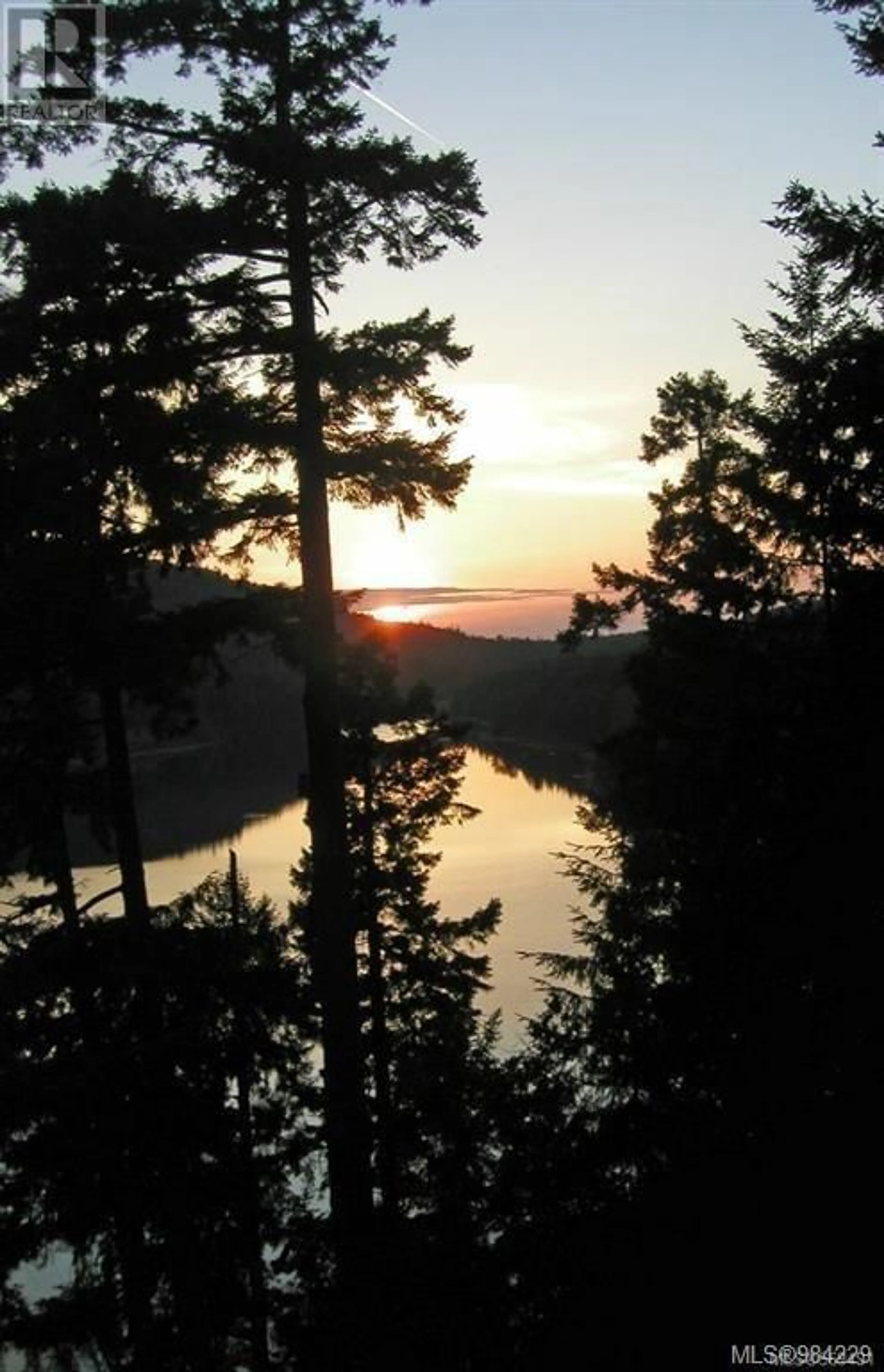 Blurry image for 250 SOUTH BANK DRIVE, Salt Spring British Columbia V8K1M7