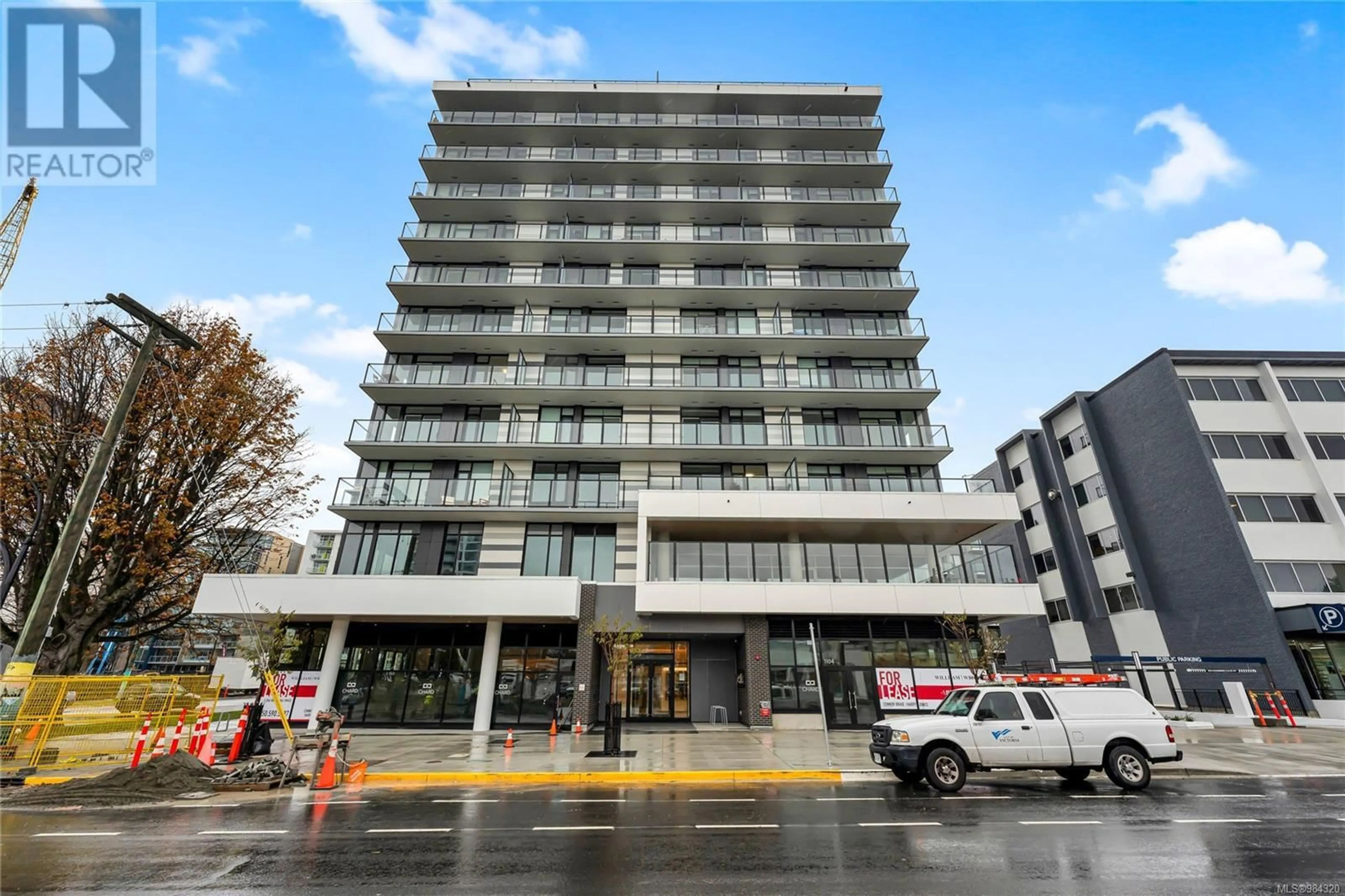 Indoor foyer for 305 1100 Yates St, Victoria British Columbia V8V3M8