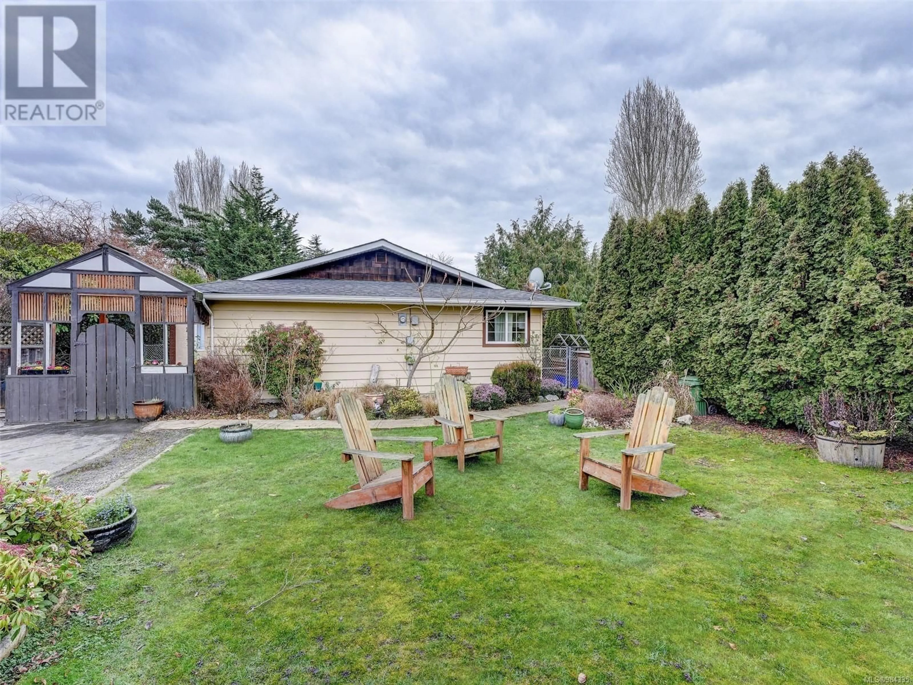 Patio, unknown for 10023 Buddleia Pl, Sidney British Columbia V8L4G3