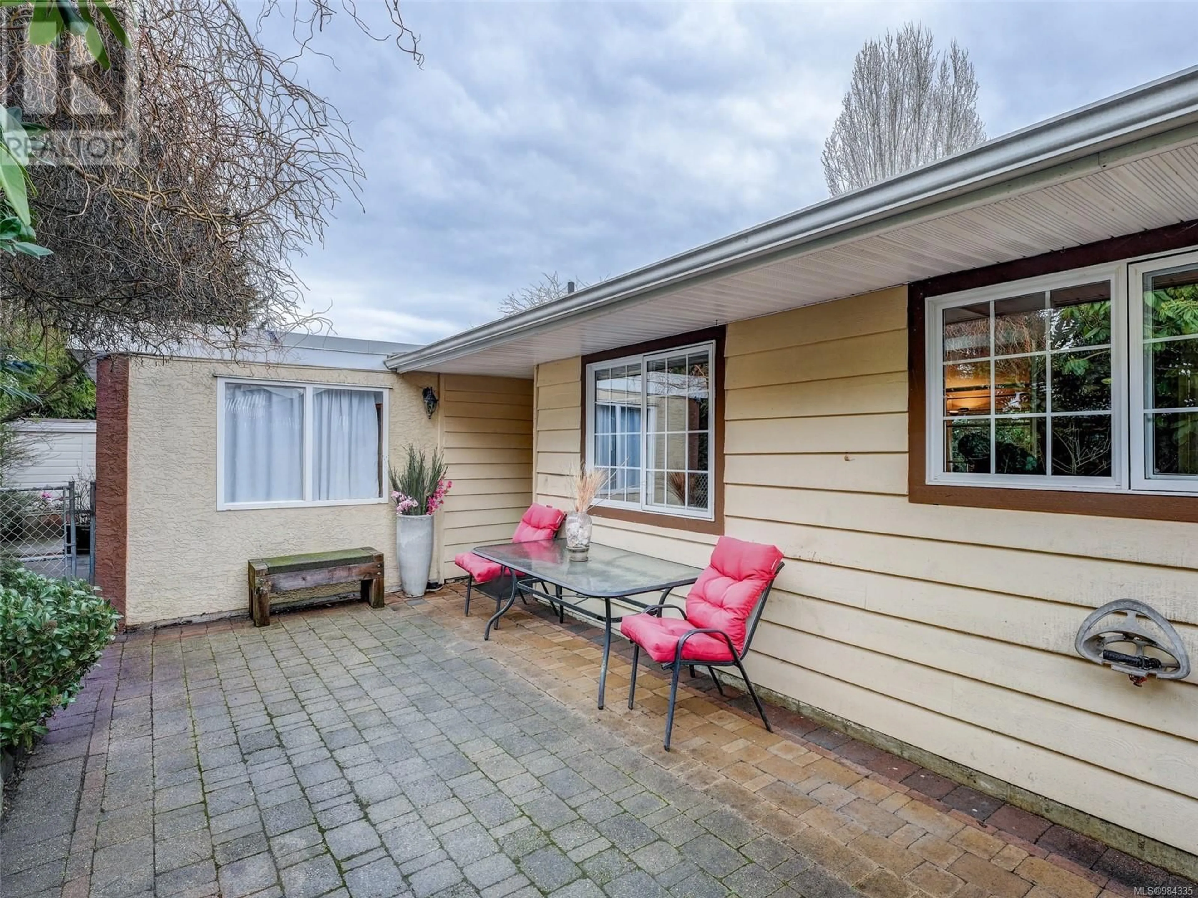 Patio, street for 10023 Buddleia Pl, Sidney British Columbia V8L4G3