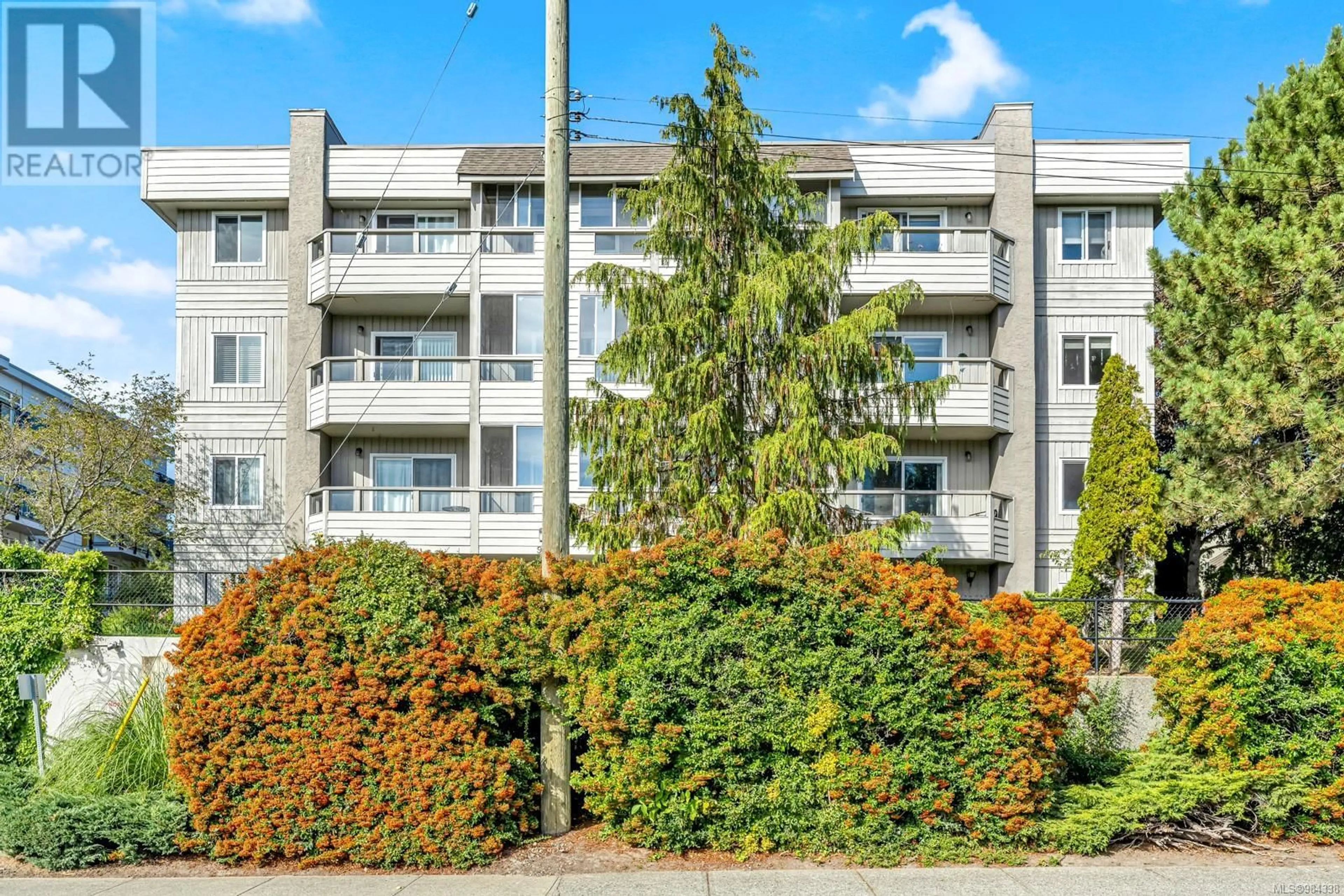 Patio, unknown for 203 - 940 INVERNESS ROAD, Saanich British Columbia V8X2R9