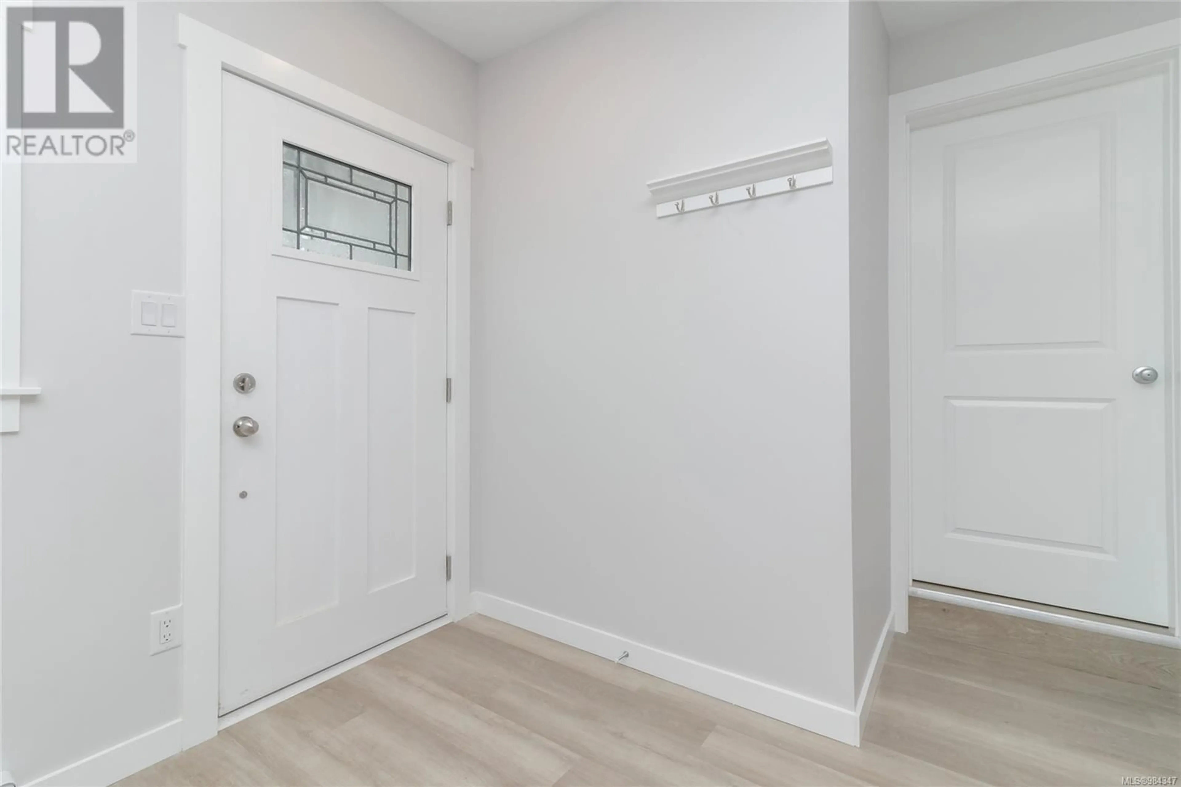 Indoor entryway for 2189A+2189B Amelia Ave, Sidney British Columbia V8L2H5