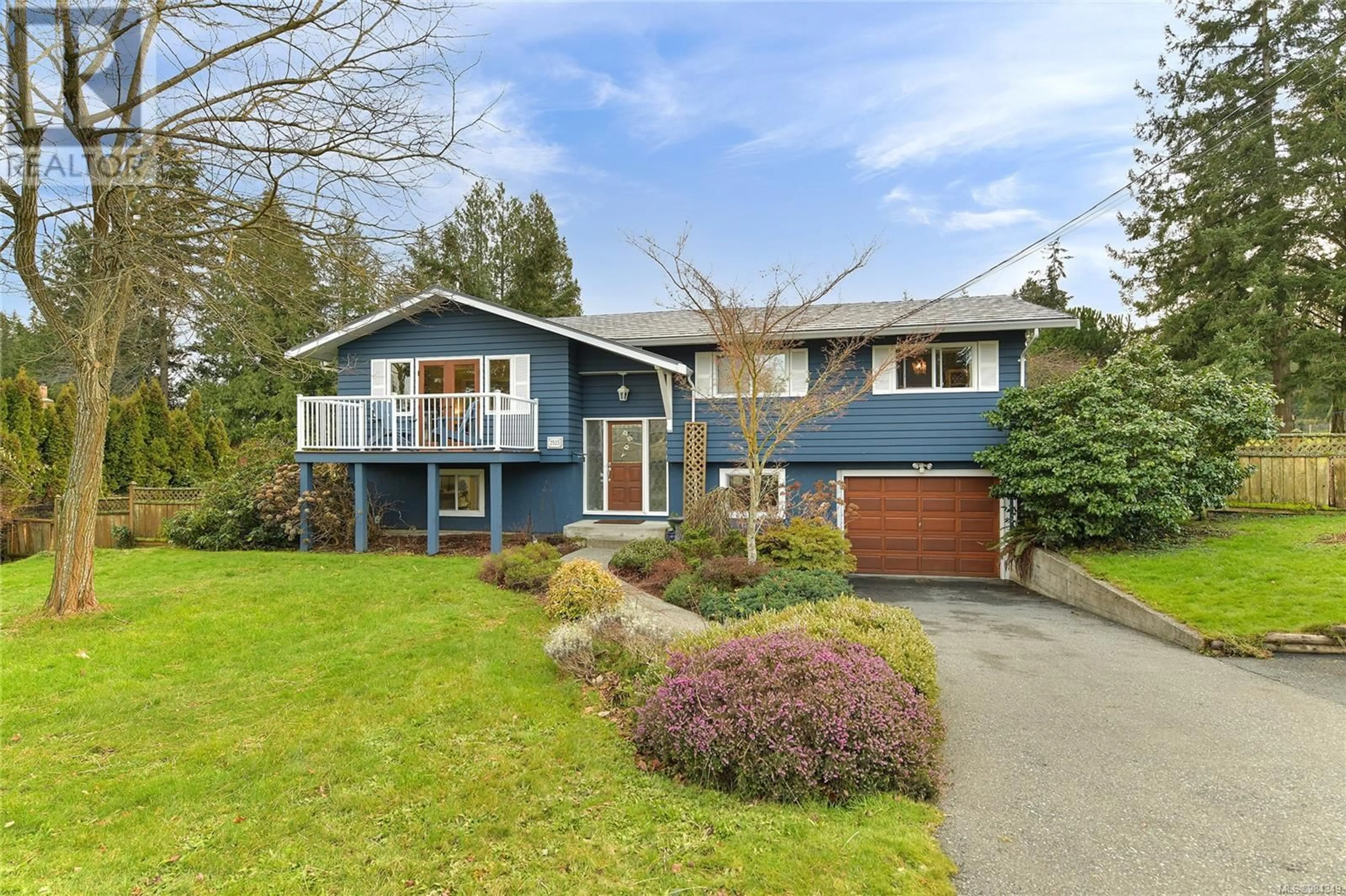 Home with vinyl exterior material, street for 2523 Meadowland Dr, Central Saanich British Columbia V8Z5P6