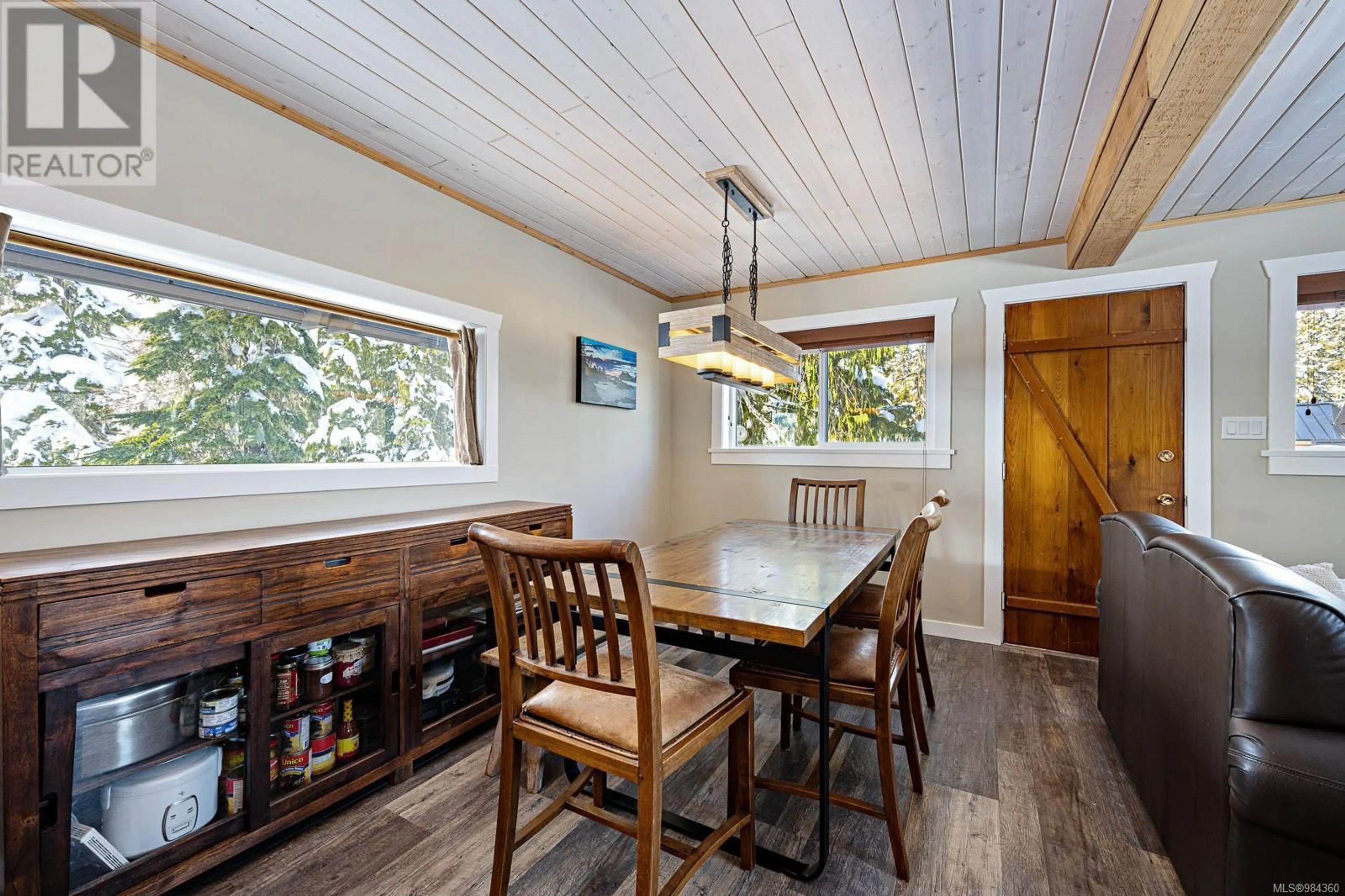 Dining room, wood/laminate floor for 710 Glacier View Cir, Courtenay British Columbia V9J1L0