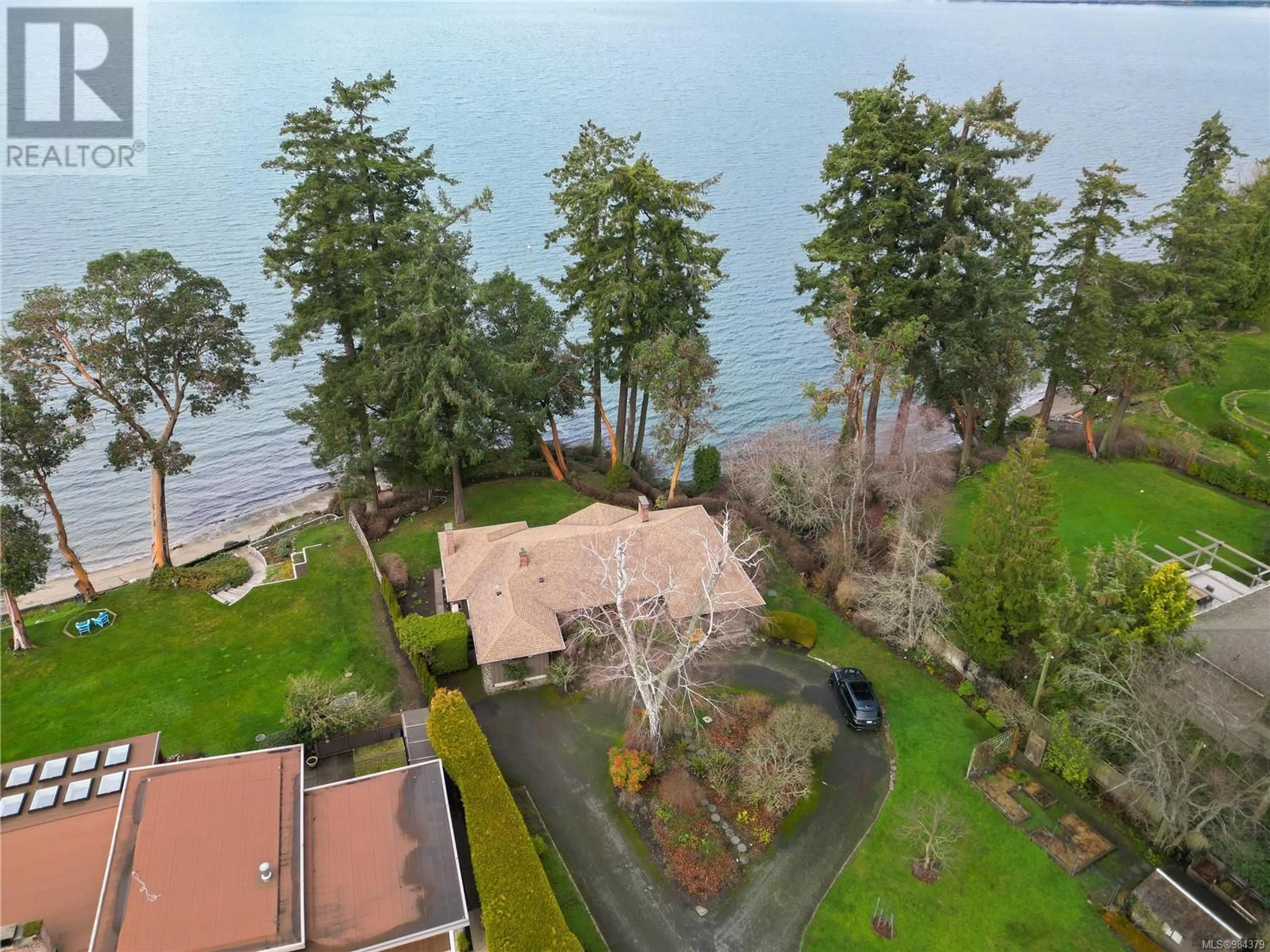 A pic from outside/outdoor area/front of a property/back of a property/a pic from drone, water/lake/river/ocean view for 9724 Glynnwood Park Rd, North Saanich British Columbia V8L5H4