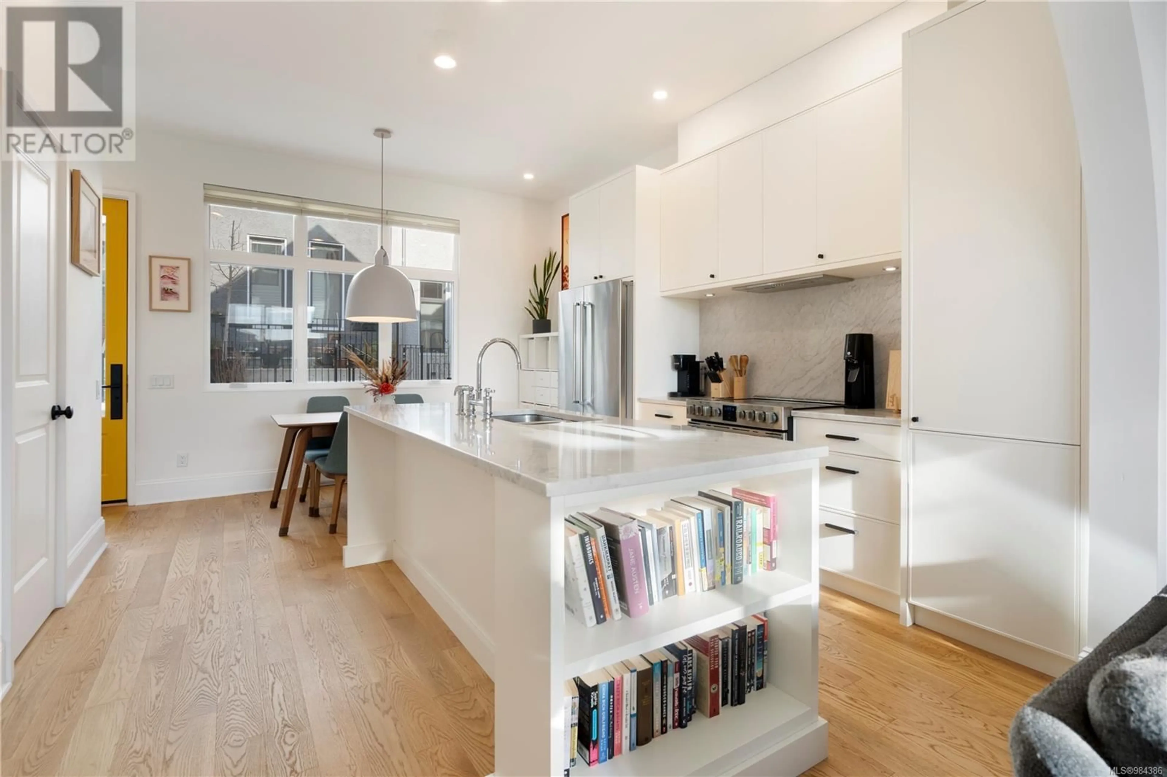 Open concept kitchen, unknown for 14 230 Wilson St, Victoria British Columbia V9A3G2