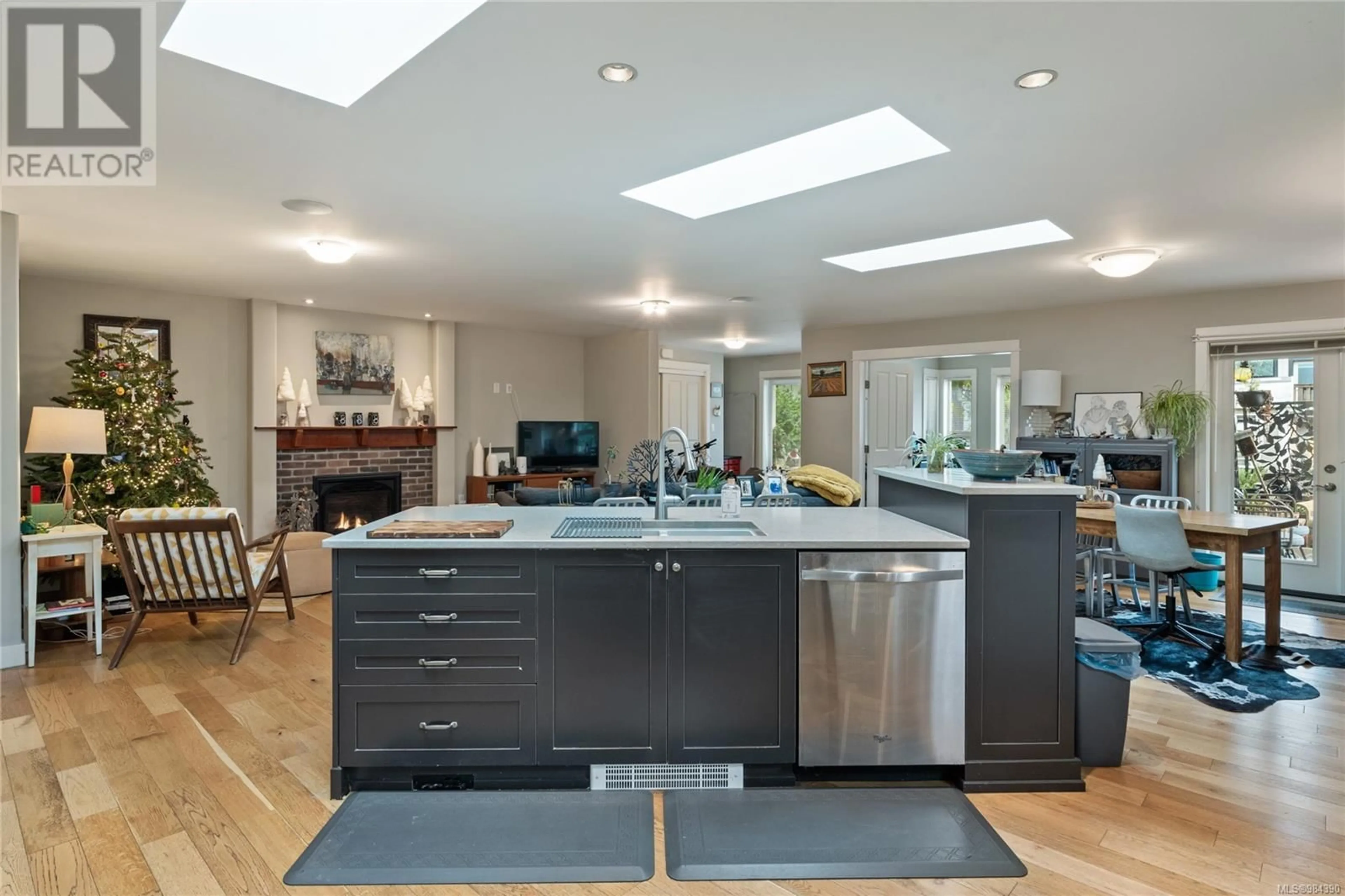 Open concept kitchen, unknown for 328 Irving Rd, Victoria British Columbia V8S4A2