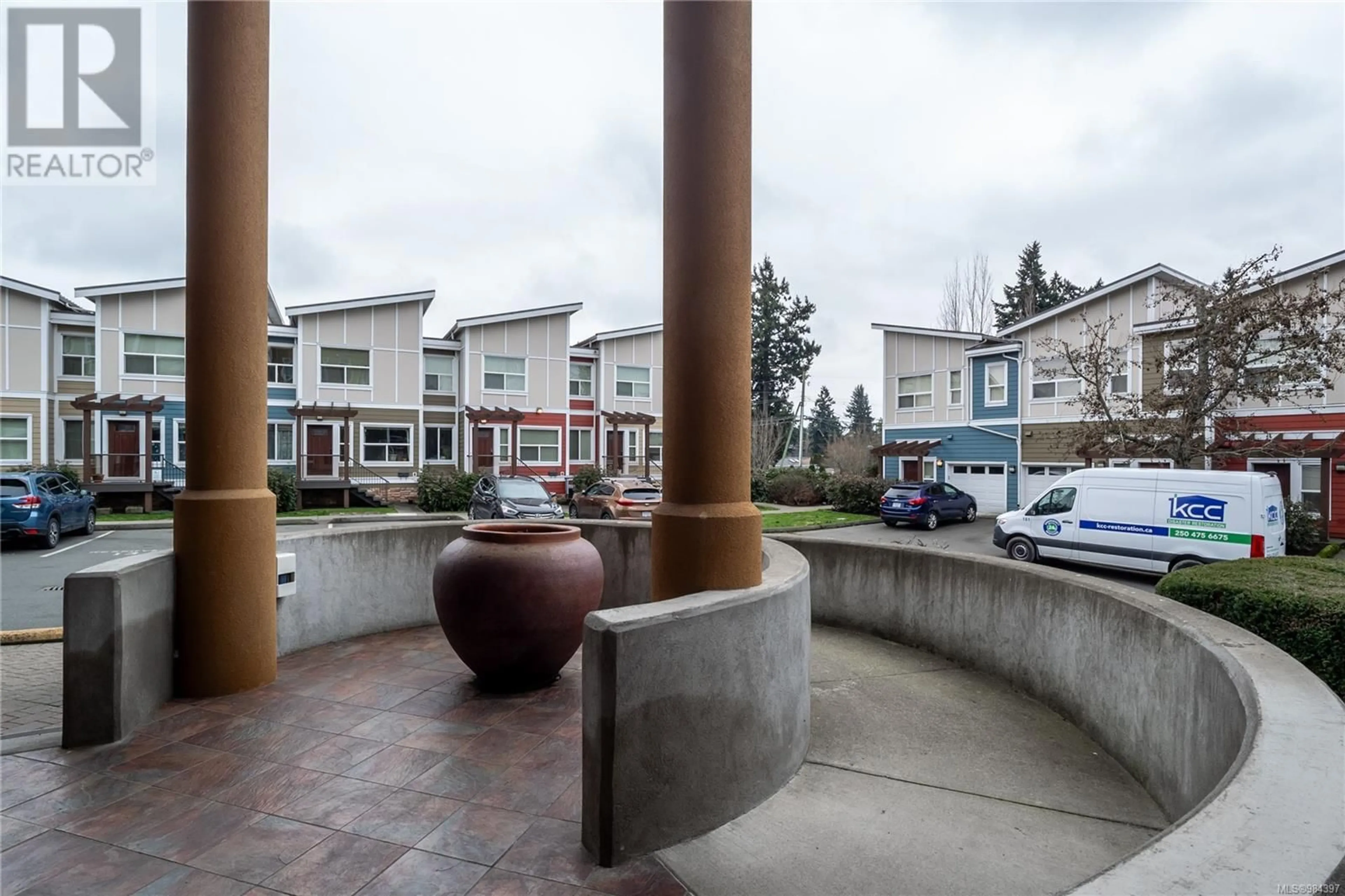 Patio, street for 413 866 Brock Ave, Langford British Columbia V9B0H2