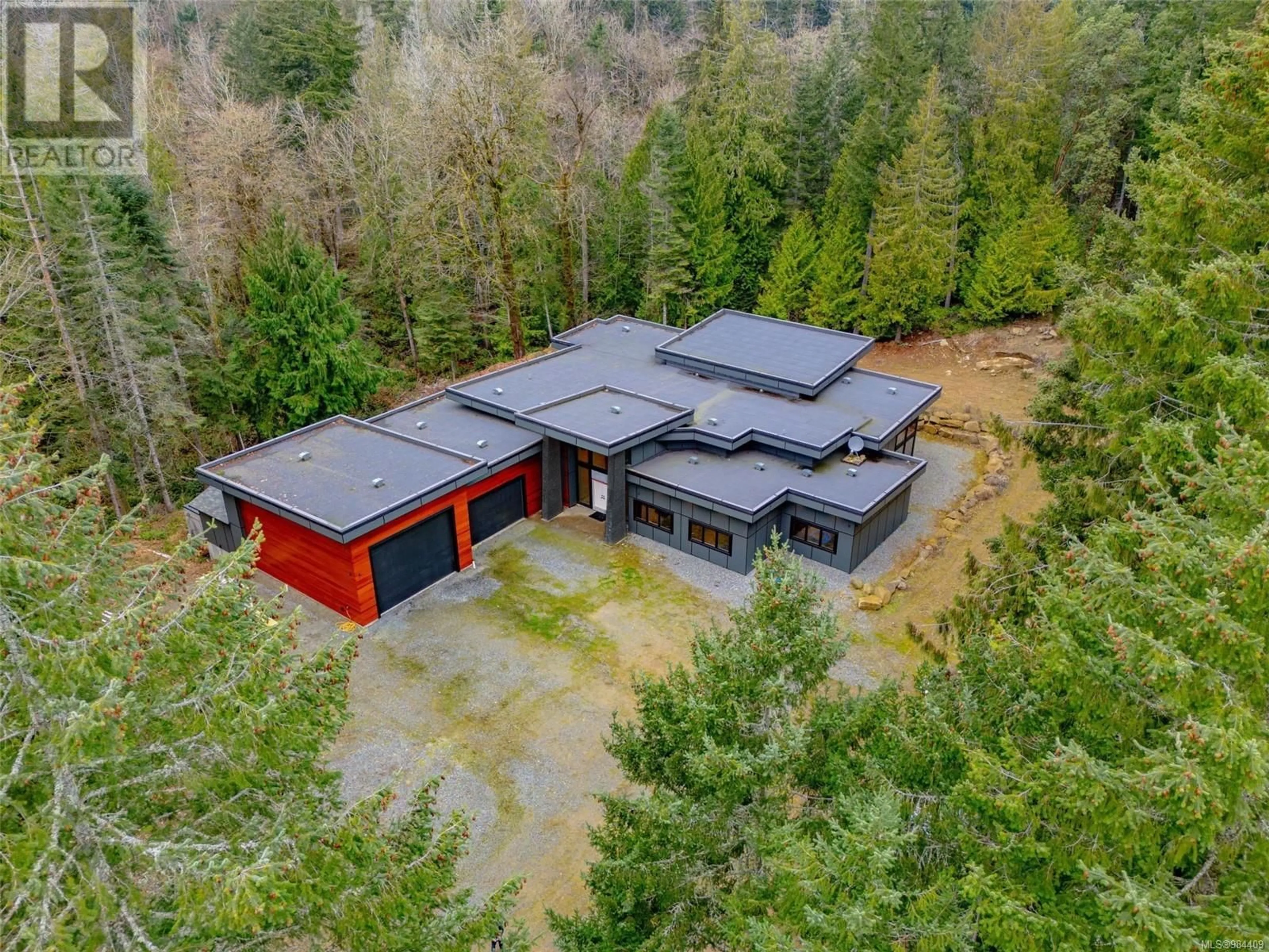 A pic from outside/outdoor area/front of a property/back of a property/a pic from drone, unknown for 4811 Henry Roethel Rd, Ladysmith British Columbia V9G1G9