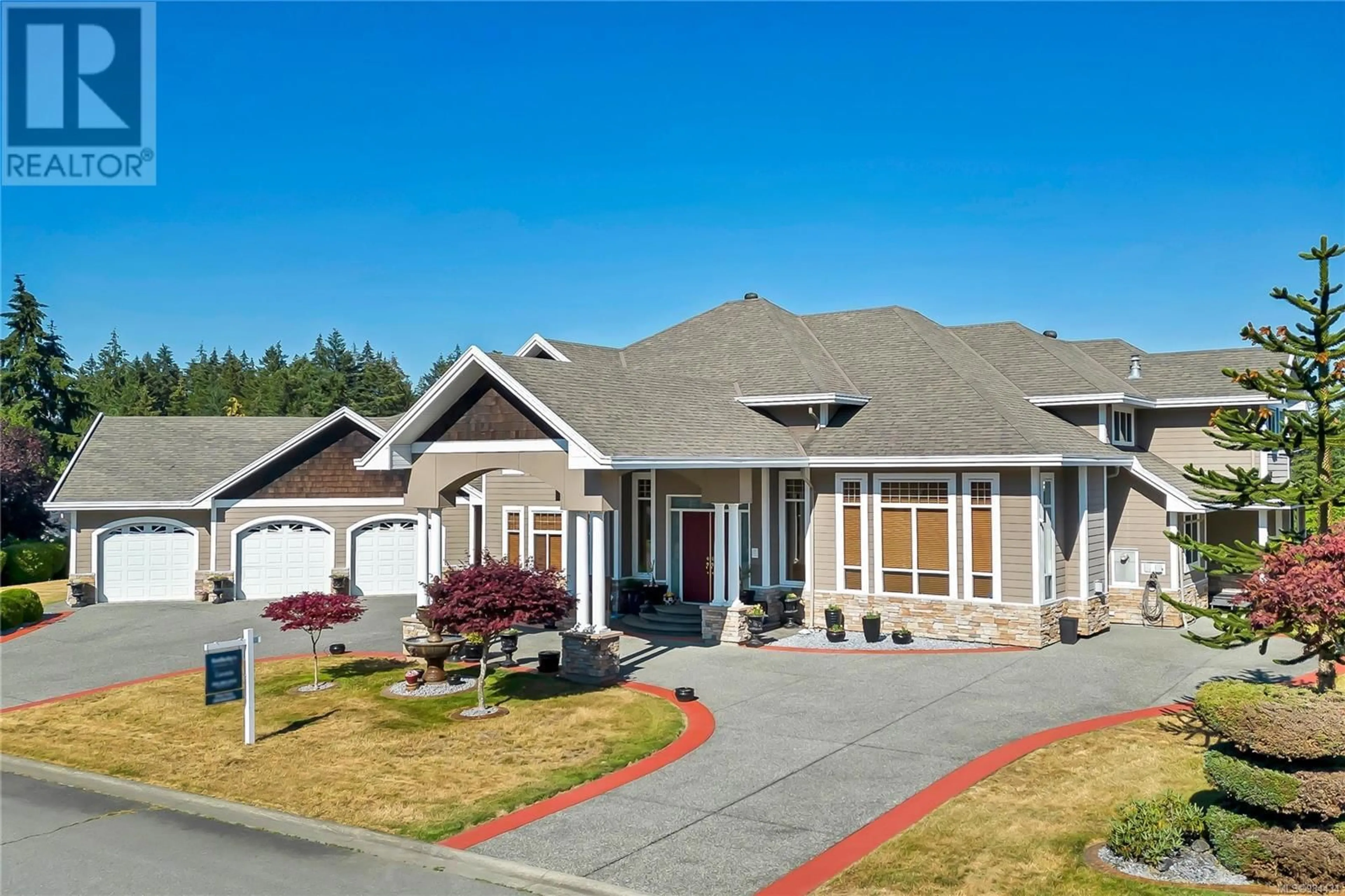Home with vinyl exterior material, street for 6797 HAMPTON PLACE, Duncan British Columbia V9L6X7
