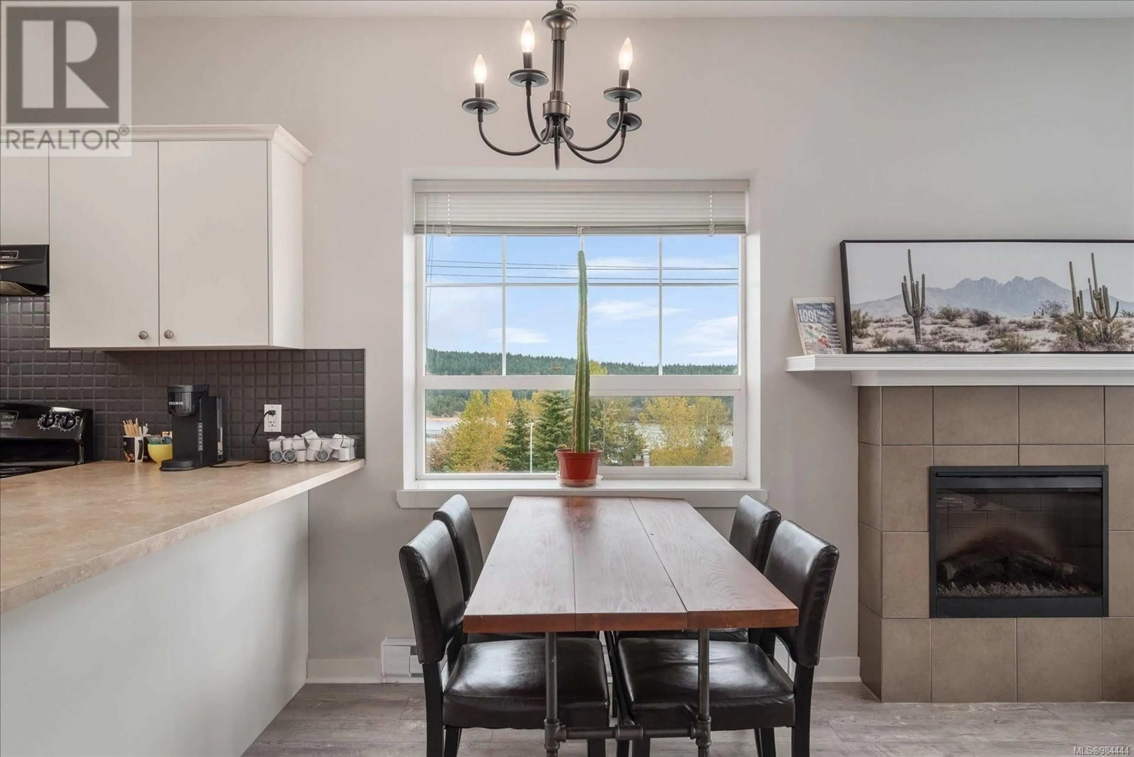 Open concept kitchen, ceramic/tile floor for F 16 High St, Ladysmith British Columbia V9G1B4