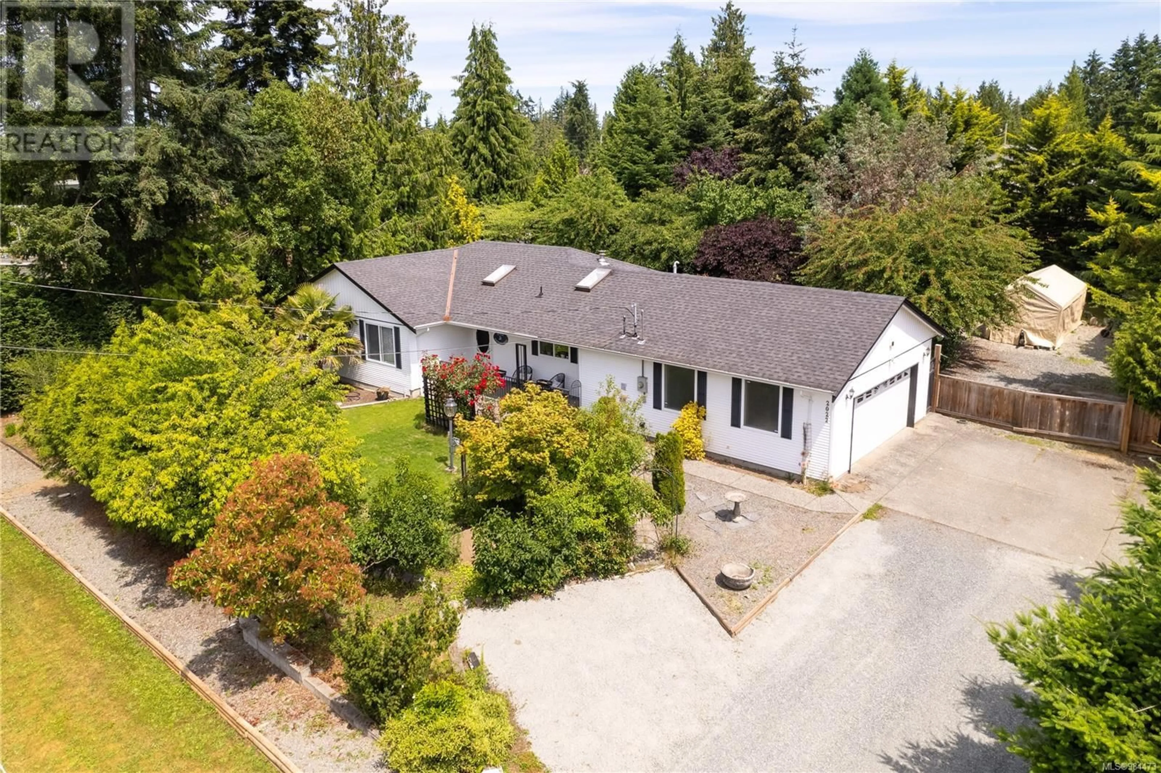 A pic from outside/outdoor area/front of a property/back of a property/a pic from drone, street for 2022 Woobank Rd, Nanaimo British Columbia V9X1J5