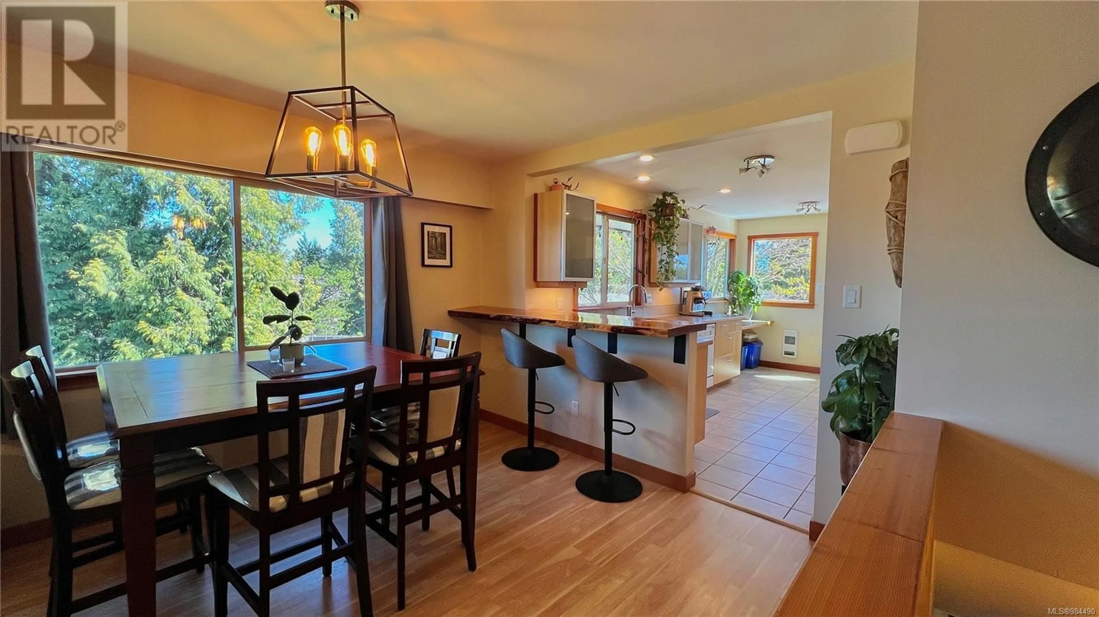 Open concept kitchen, unknown for 1280 Rupert Rd, Ucluelet British Columbia V0R3A0