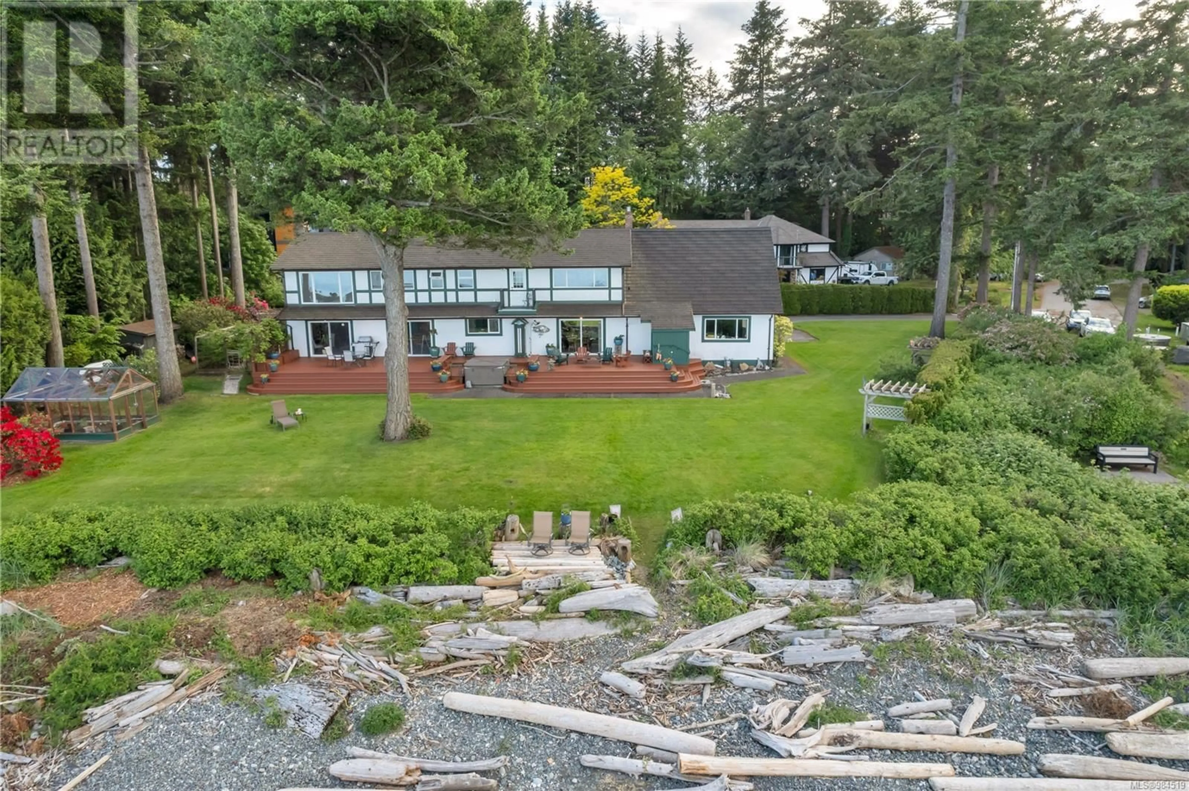 A pic from outside/outdoor area/front of a property/back of a property/a pic from drone, water/lake/river/ocean view for 3752 Ocean Grove Rd, Campbell River British Columbia V9W1E8