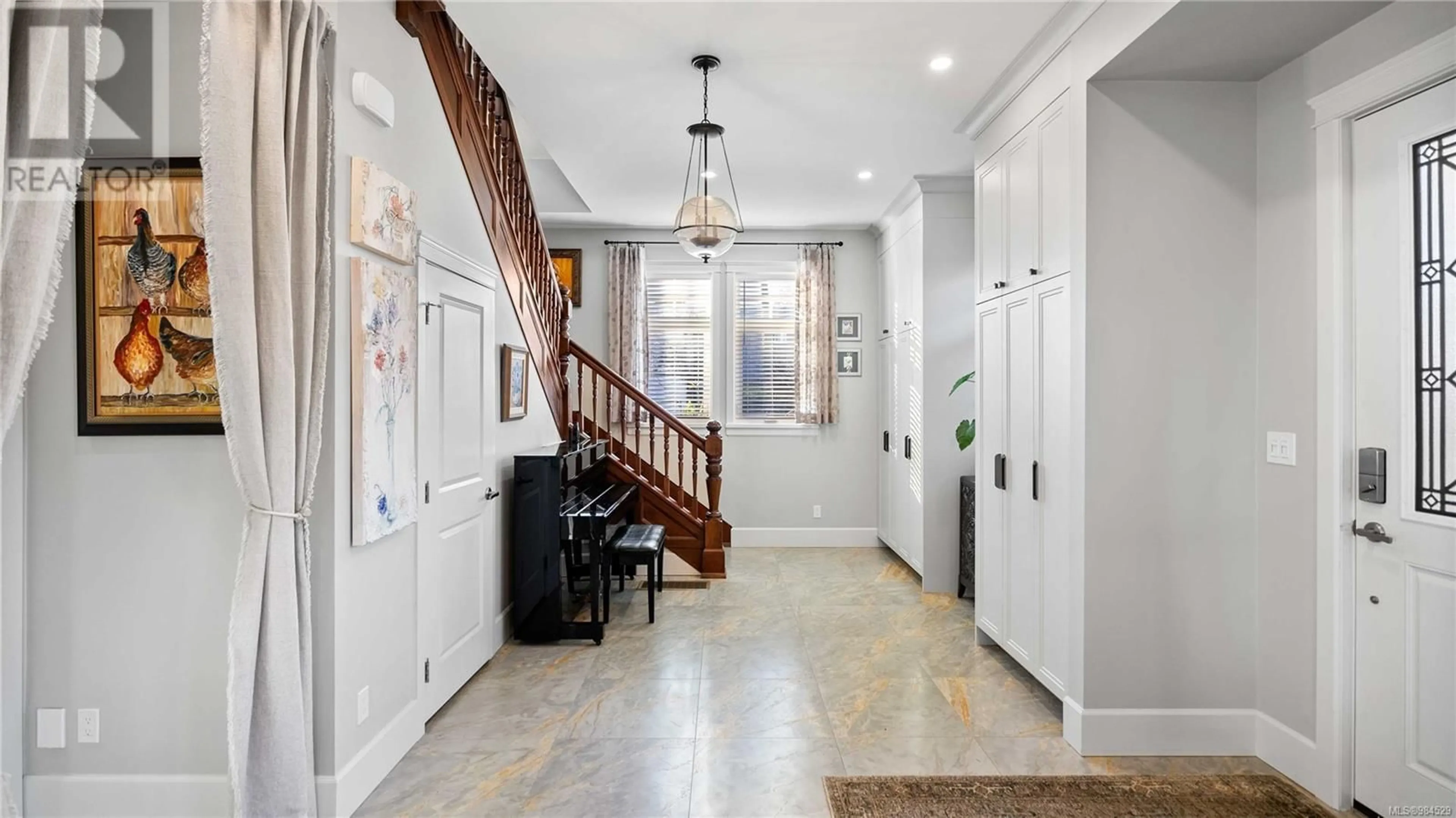 Indoor entryway for 234 Edward St, Victoria British Columbia V9A3E5