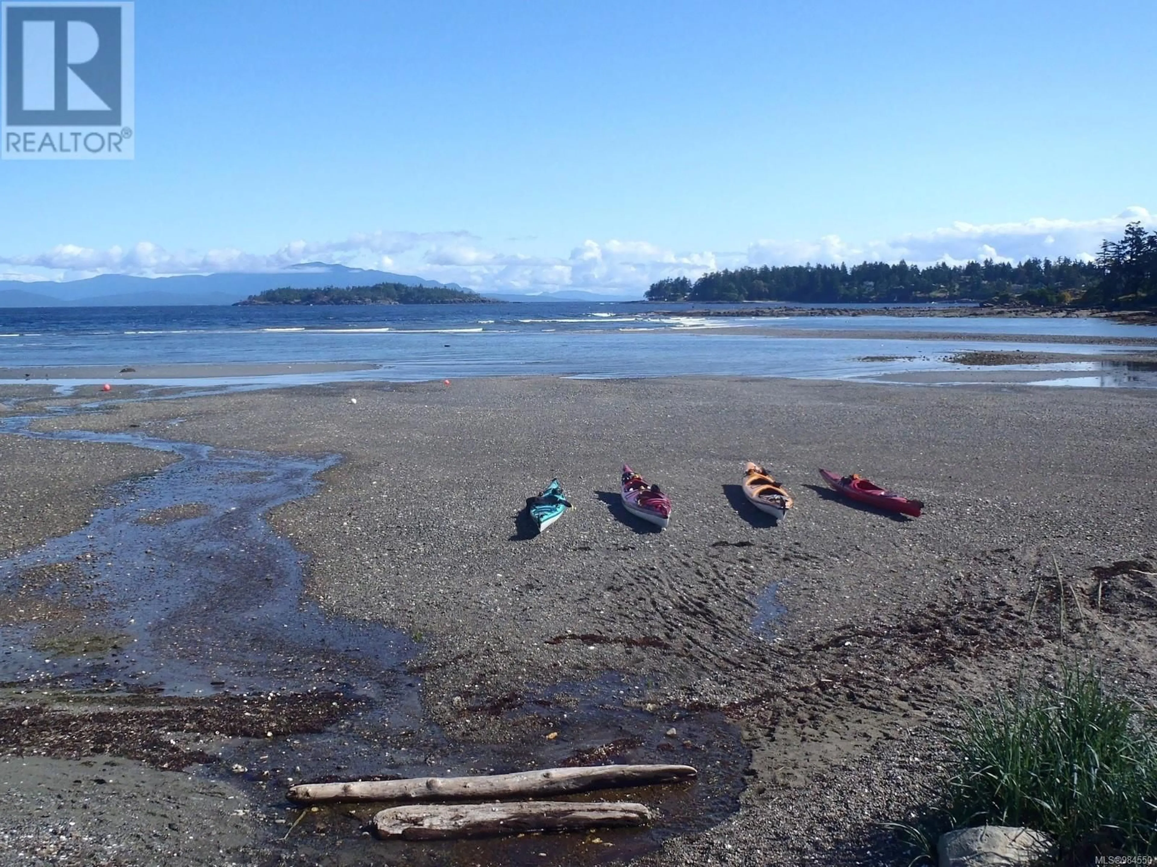 A pic from outside/outdoor area/front of a property/back of a property/a pic from drone, water/lake/river/ocean view for 3 - 1175 RESORT DRIVE, Parksville British Columbia V9P2E3