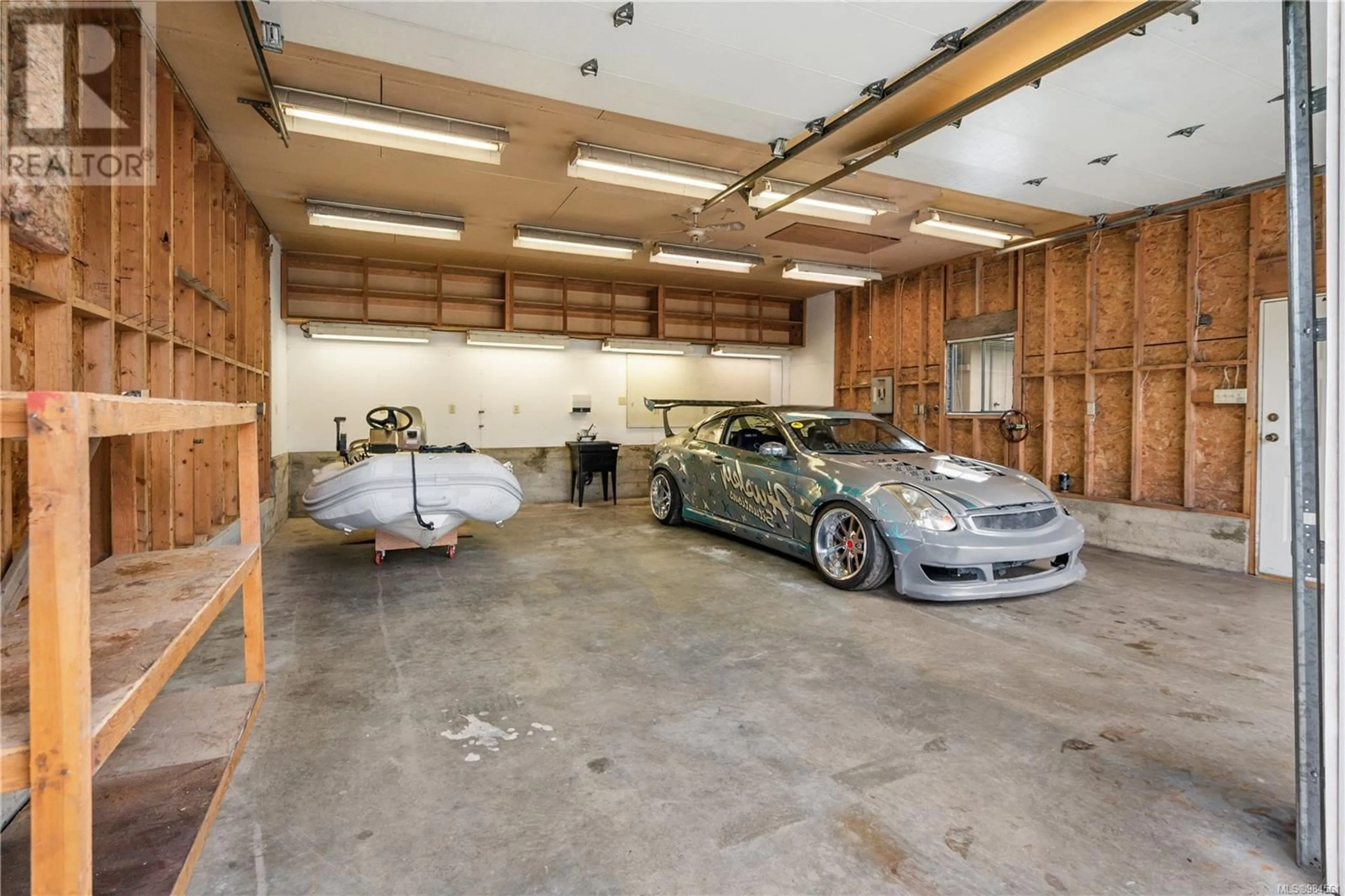 Indoor garage for 3351 Painter Rd, Colwood British Columbia V9C2J1