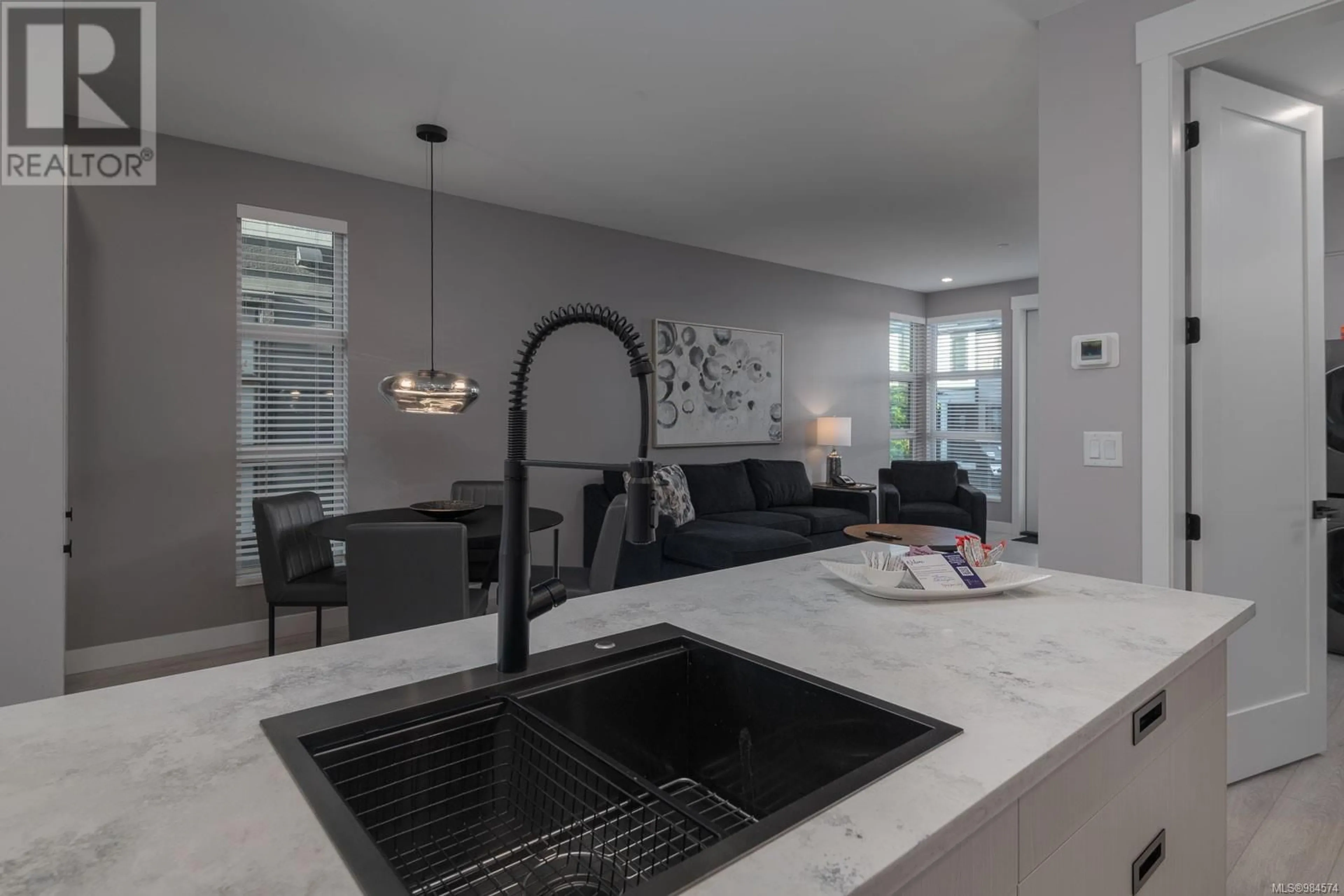 Open concept kitchen, ceramic/tile floor for 13 - 1175 RESORT DRIVE, Parksville British Columbia V9P2E3
