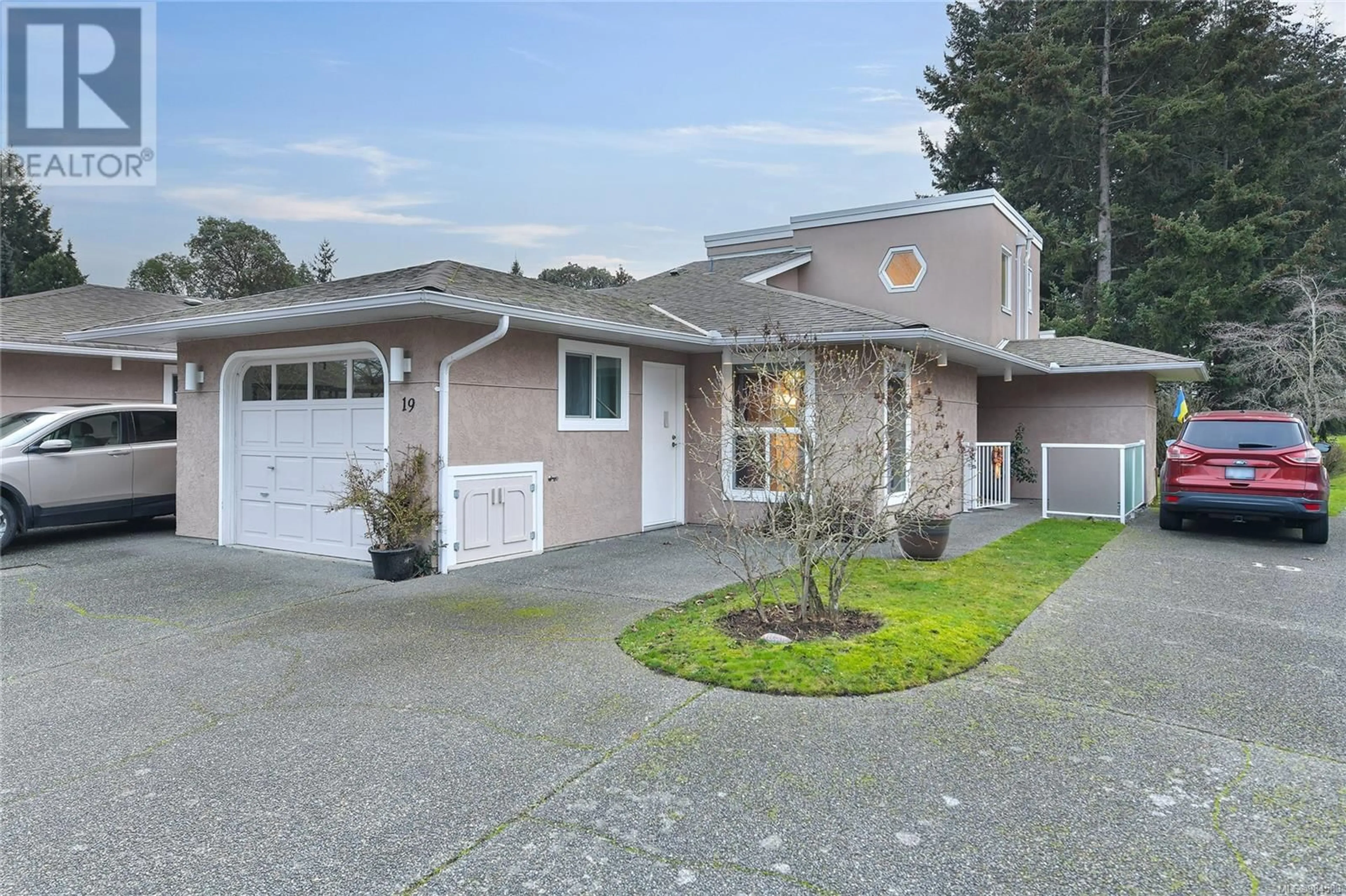 Home with vinyl exterior material, street for 19 3049 Brittany Dr, Colwood British Columbia V9B5P8