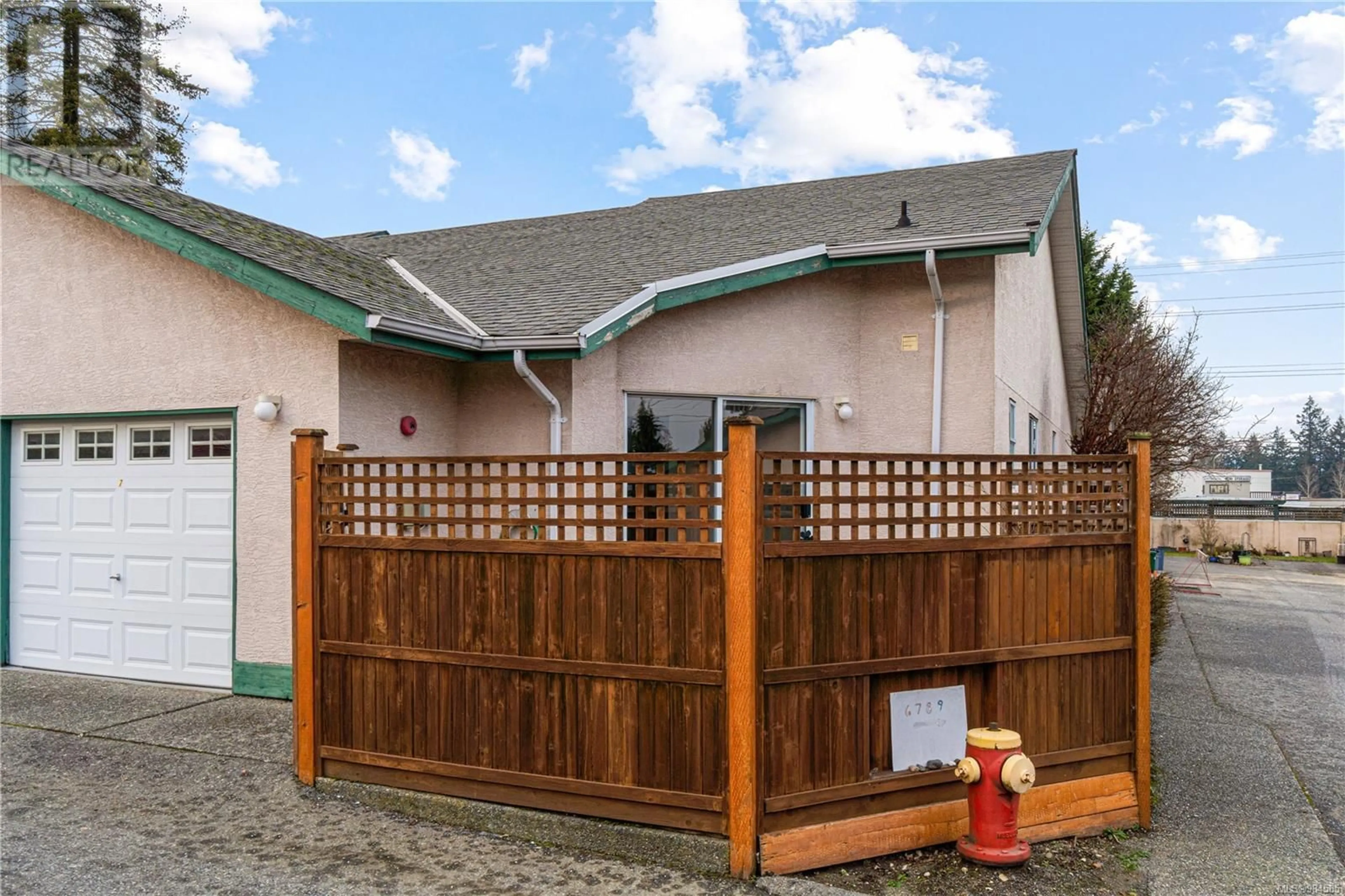 Patio, street for 7 2197 Duggan Rd, Nanaimo British Columbia V9S5N9