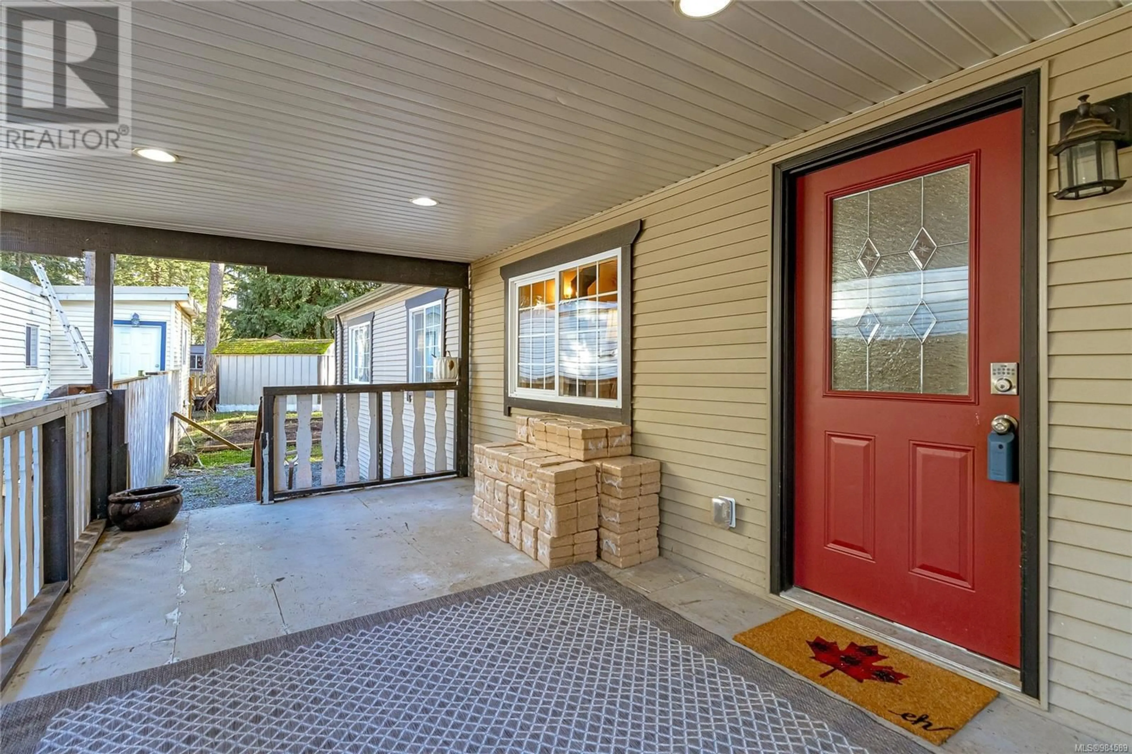 Indoor entryway for 78 - 3560 HALLBERG ROAD, Cassidy British Columbia V9L1L4