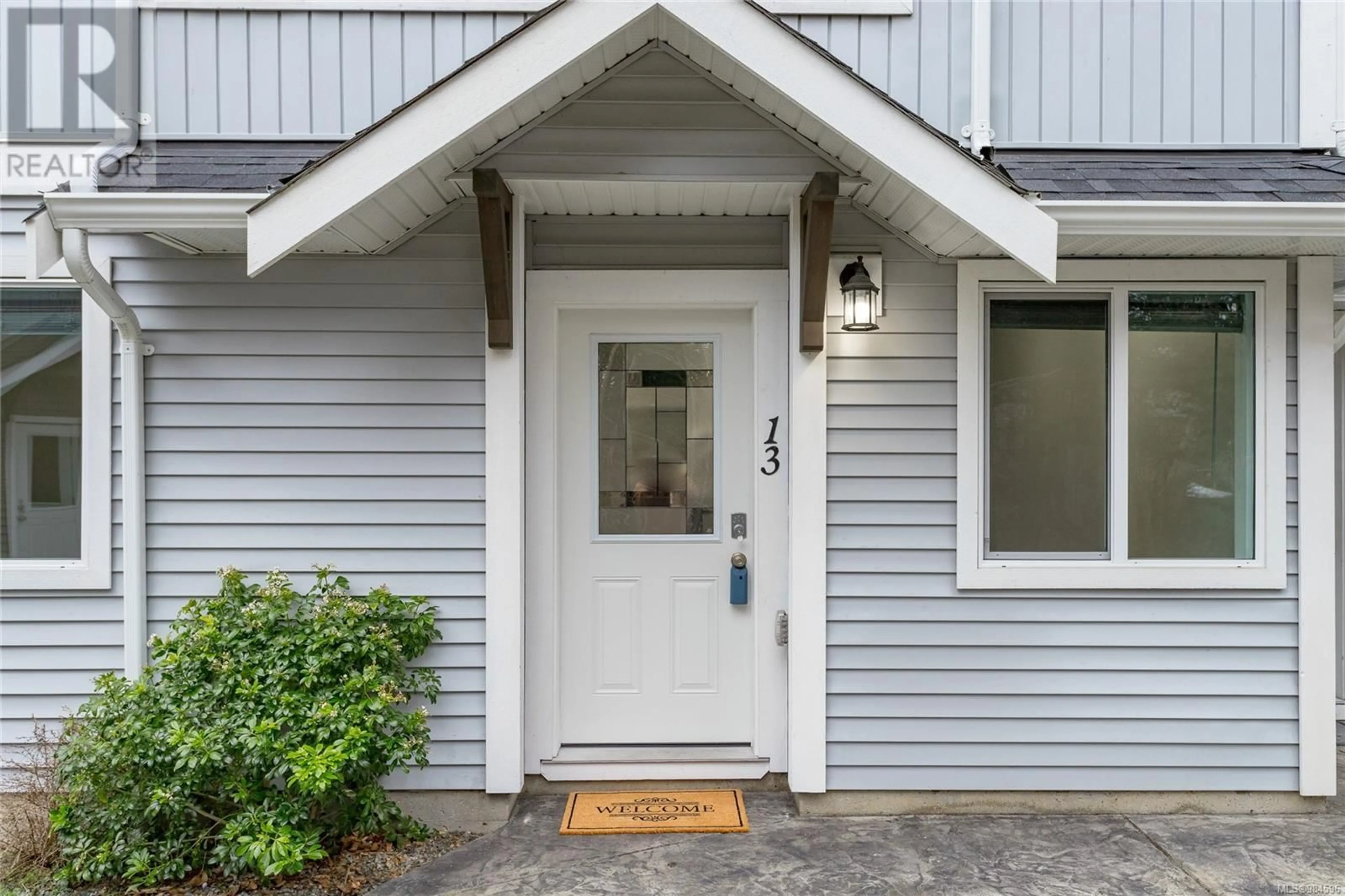 Indoor entryway for 13 6790 Grant Rd, Sooke British Columbia V9Z1K6