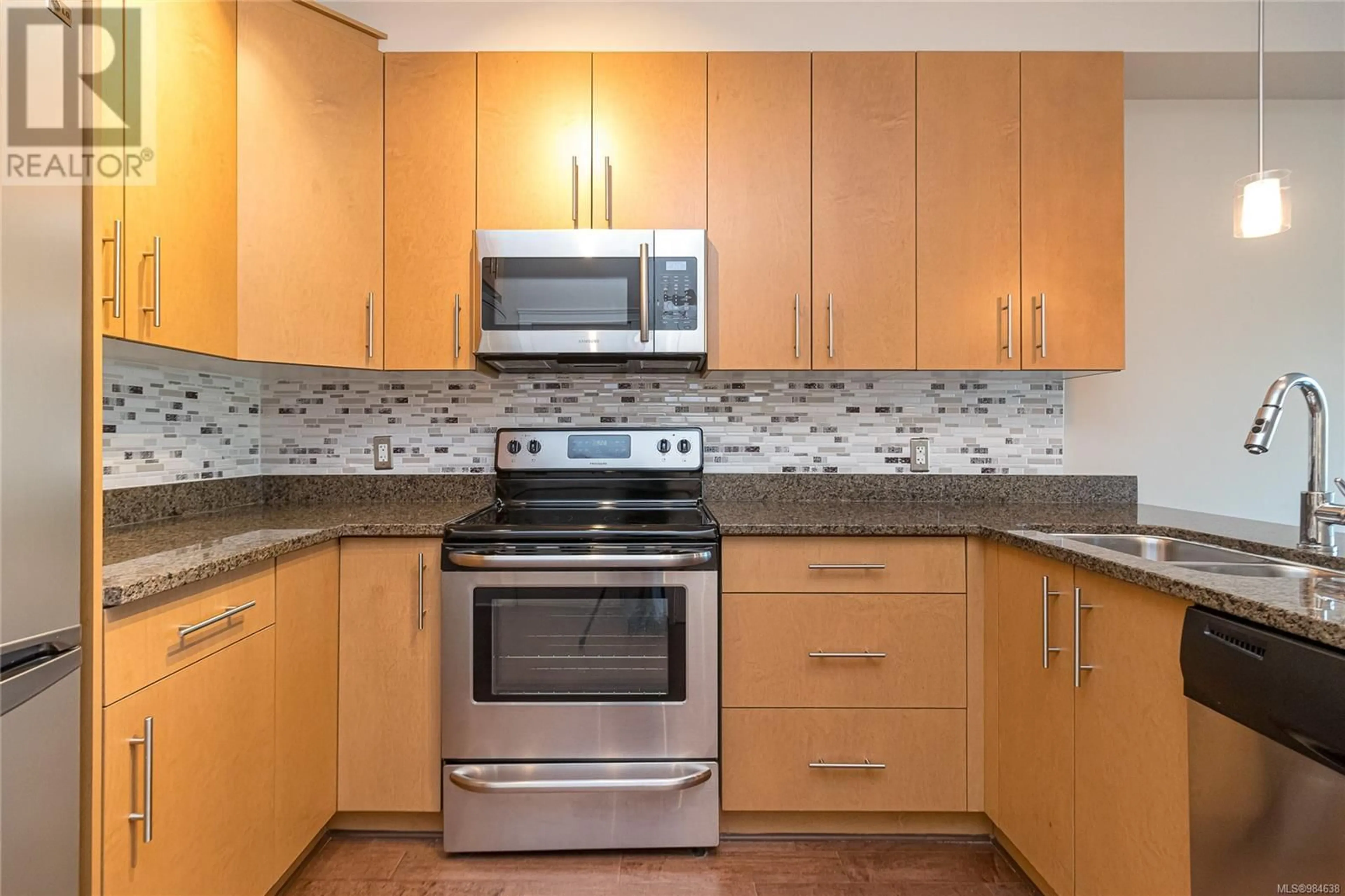 Standard kitchen, unknown for 314 21 Conard St, View Royal British Columbia V8Z0C4