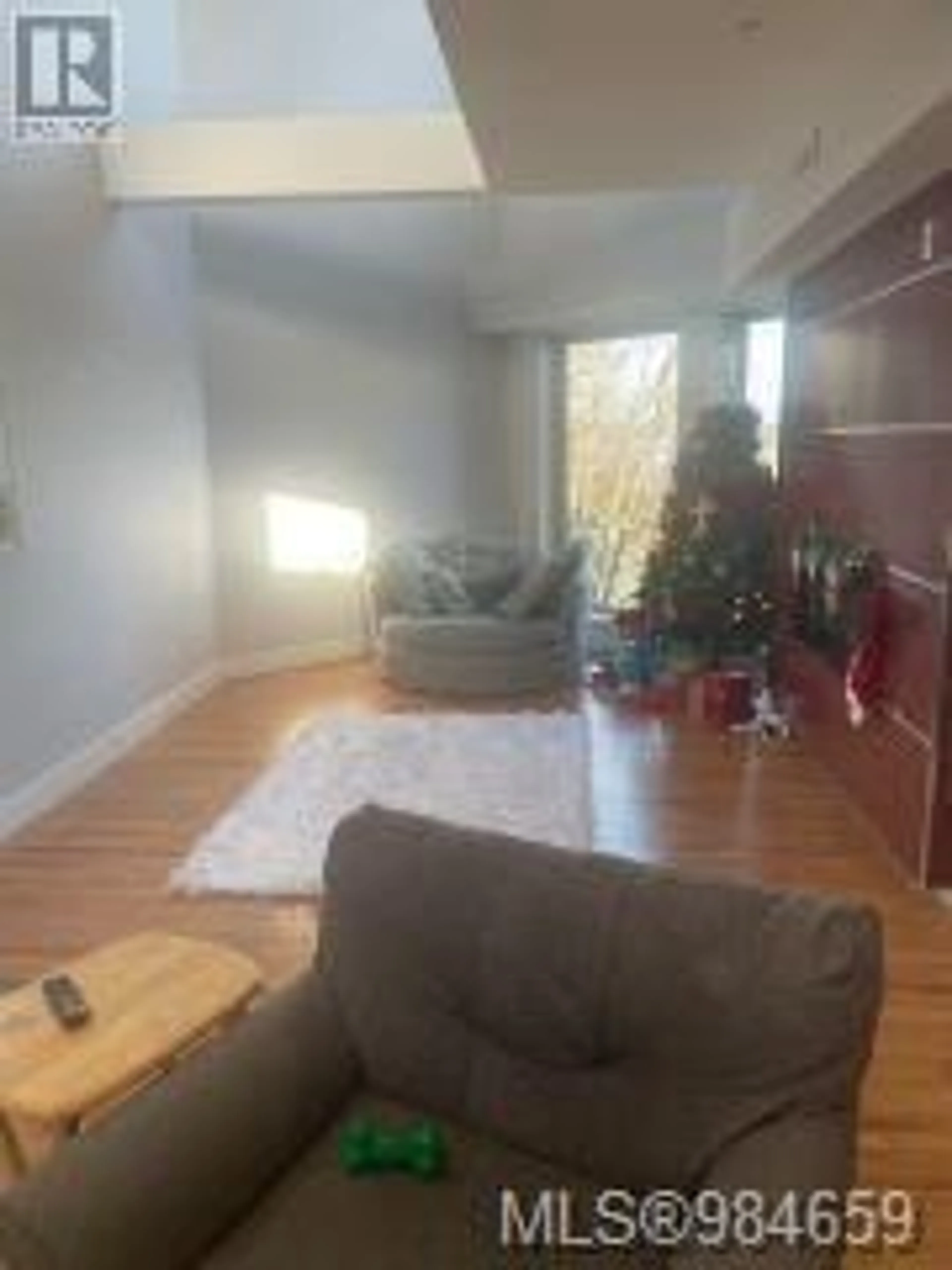 Living room with furniture, unknown for 405 1392 Island Hwy S, Campbell River British Columbia V9W1B7