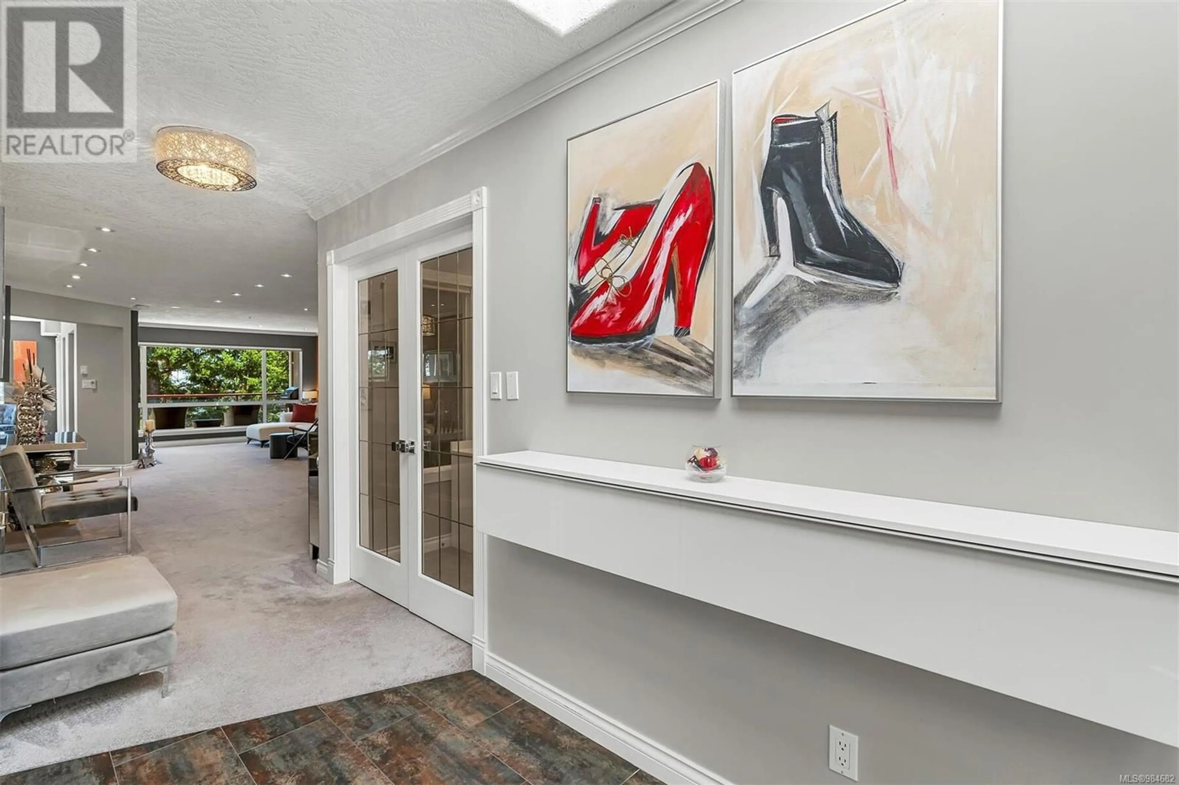 Indoor entryway for 502 940 Boulderwood Rise, Saanich British Columbia V8N3C7