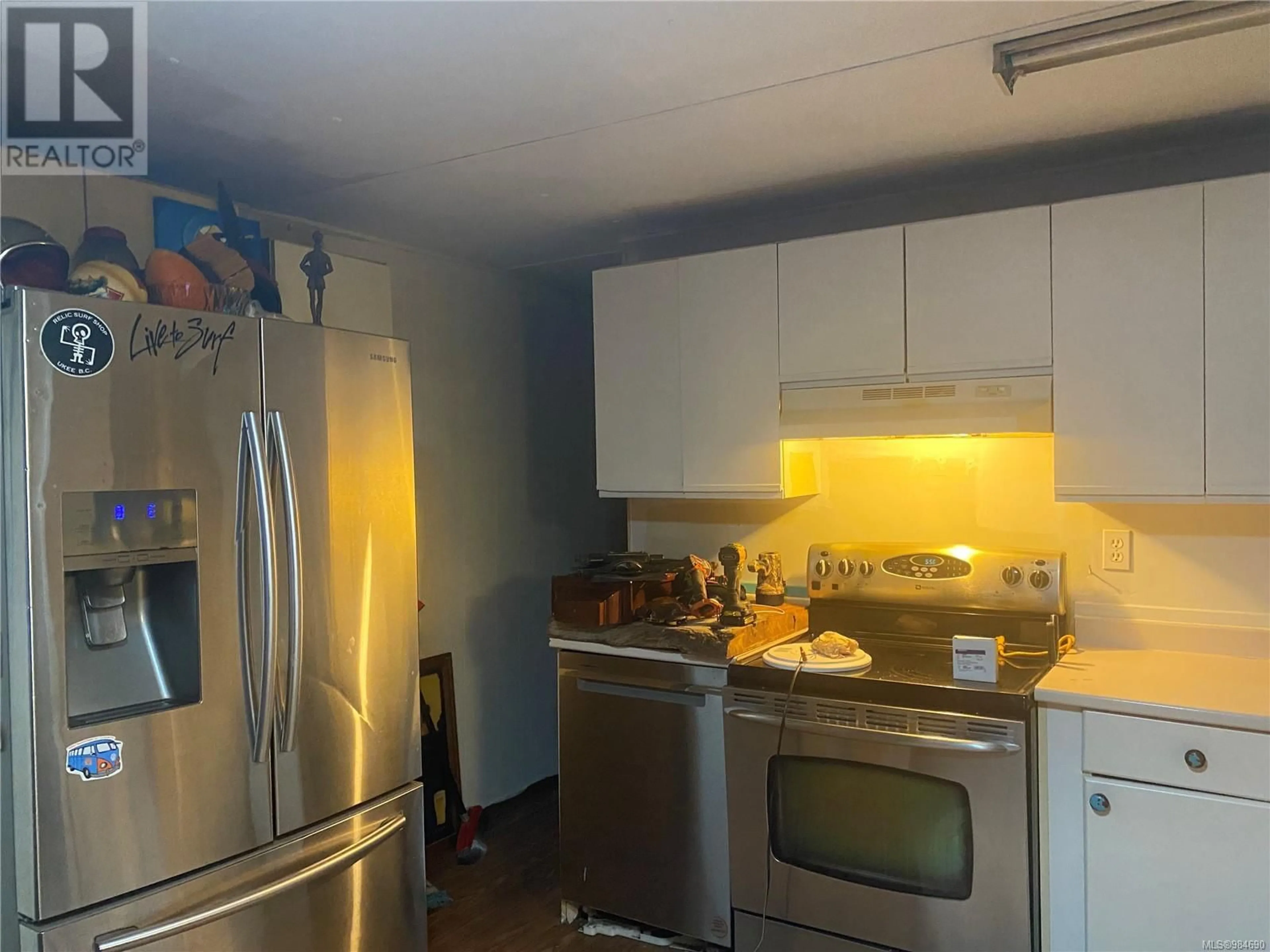 Standard kitchen, unknown for 440 Orca Cres, Ucluelet British Columbia V0R3A0