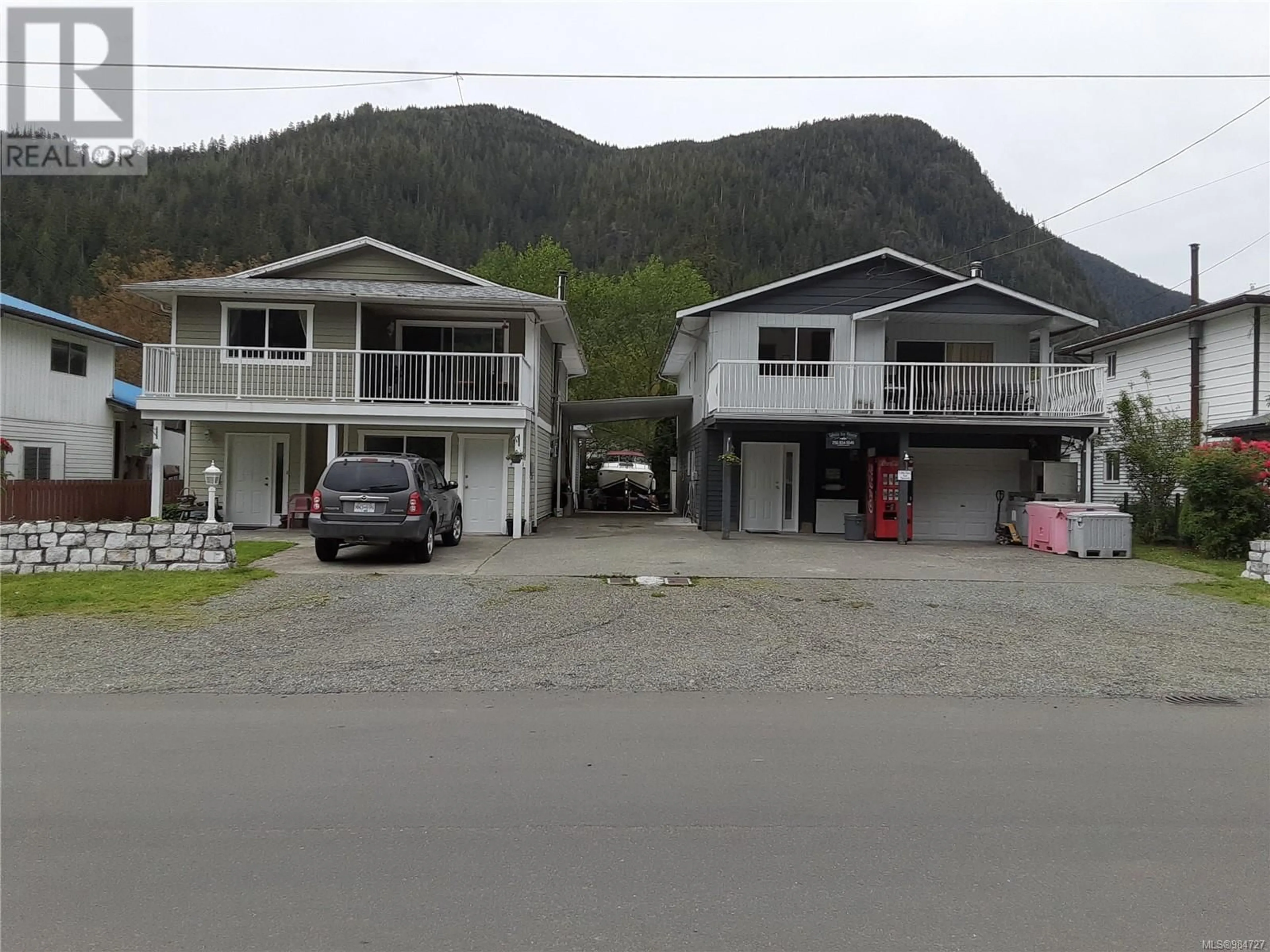 Parking for 420/428 Alpine View Rd, Tahsis British Columbia V0P1X0