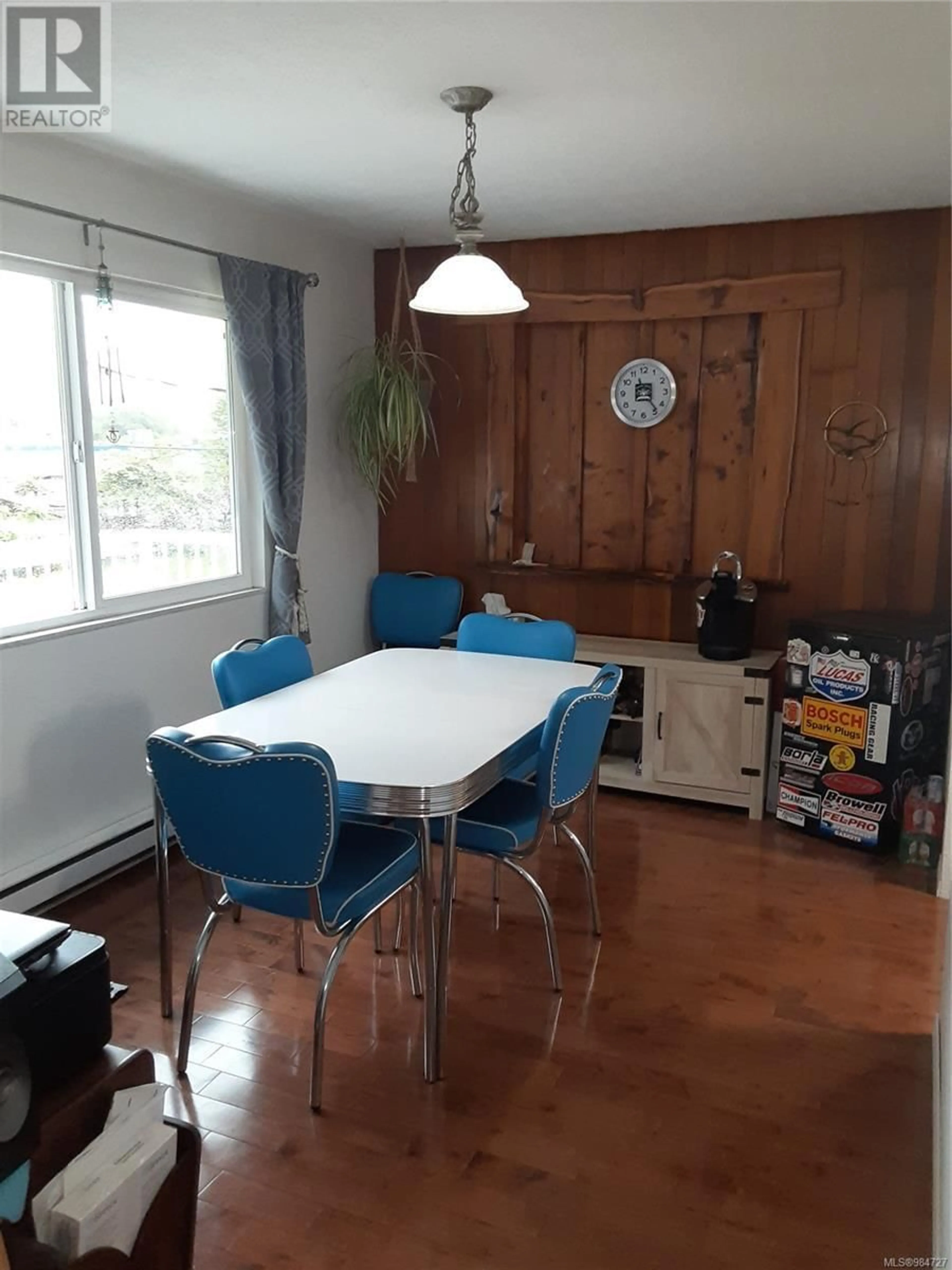 Dining room, wood/laminate floor for 420/428 Alpine View Rd, Tahsis British Columbia V0P1X0