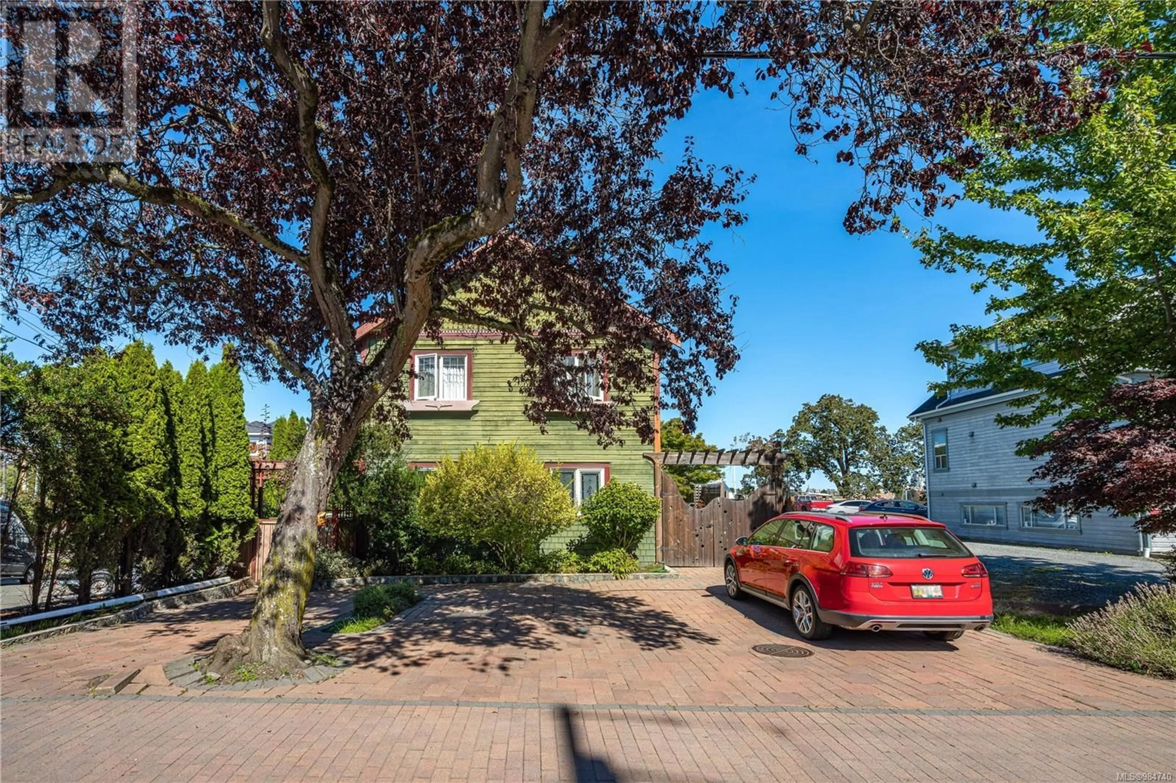 A pic from outside/outdoor area/front of a property/back of a property/a pic from drone, street for 485 Head St, Esquimalt British Columbia V9A5S1