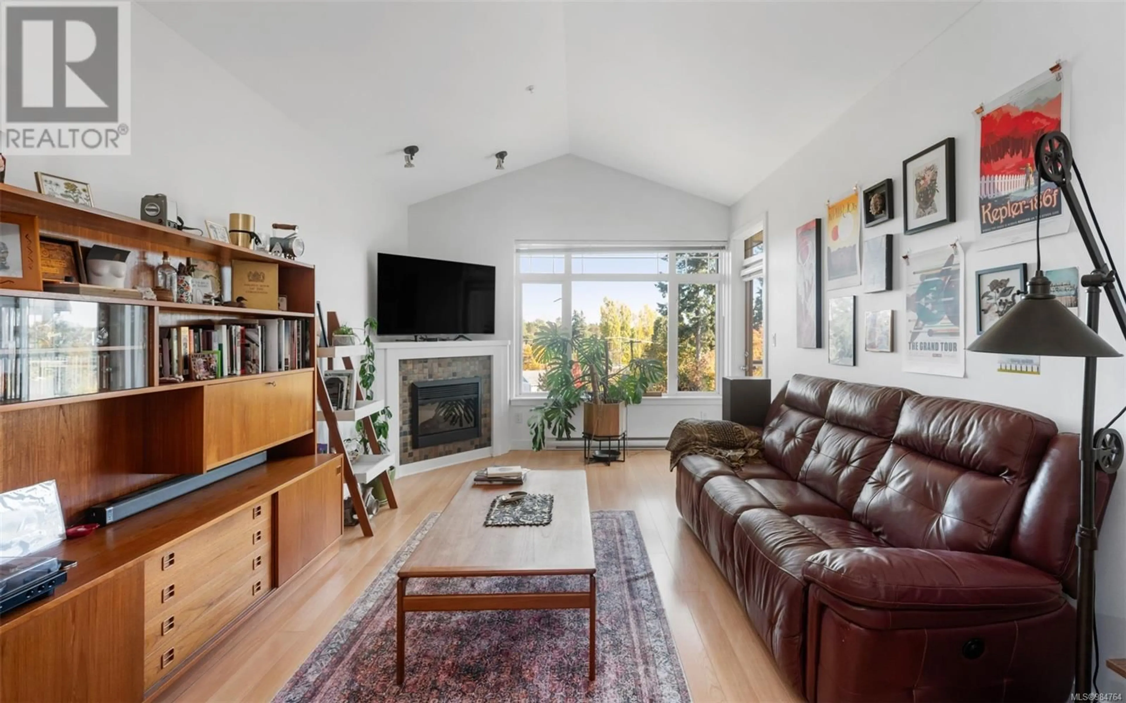 Living room with furniture, unknown for 408E 1115 Craigflower Rd, Esquimalt British Columbia V9A7R1