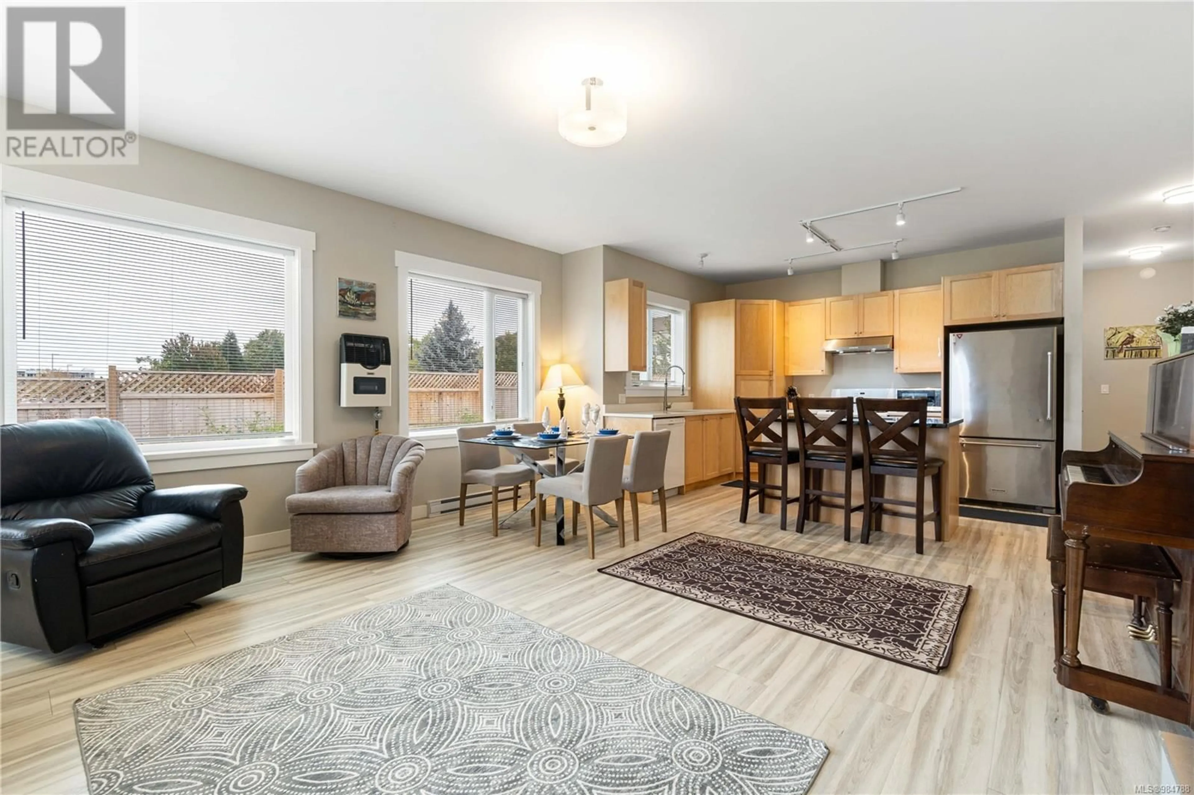 Open concept kitchen, unknown for 104 Lee Ave, Parksville British Columbia V9P1L9