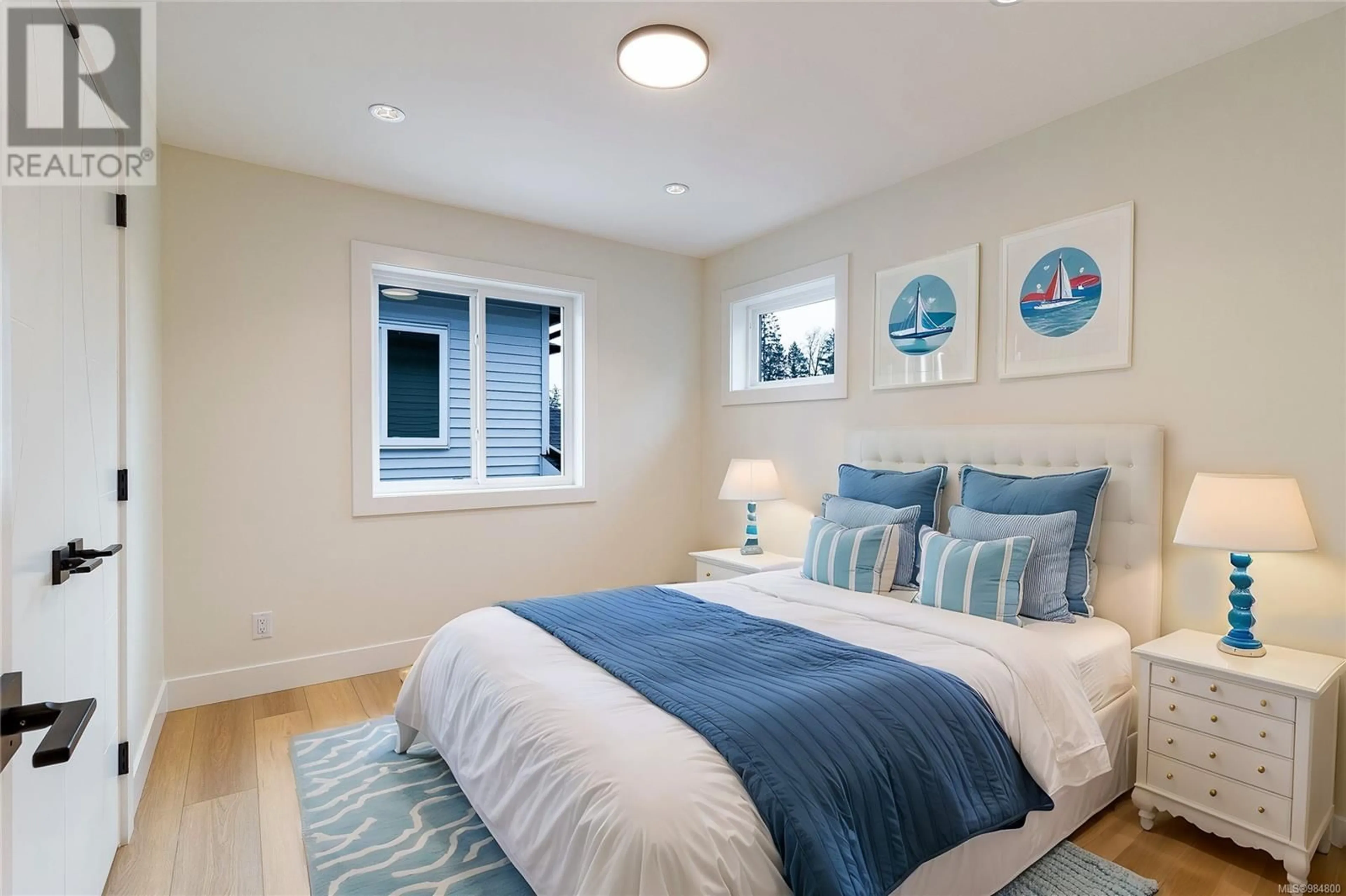 Bedroom with bed, unknown for 917 Harbour View St, Nanaimo British Columbia V9R4V4