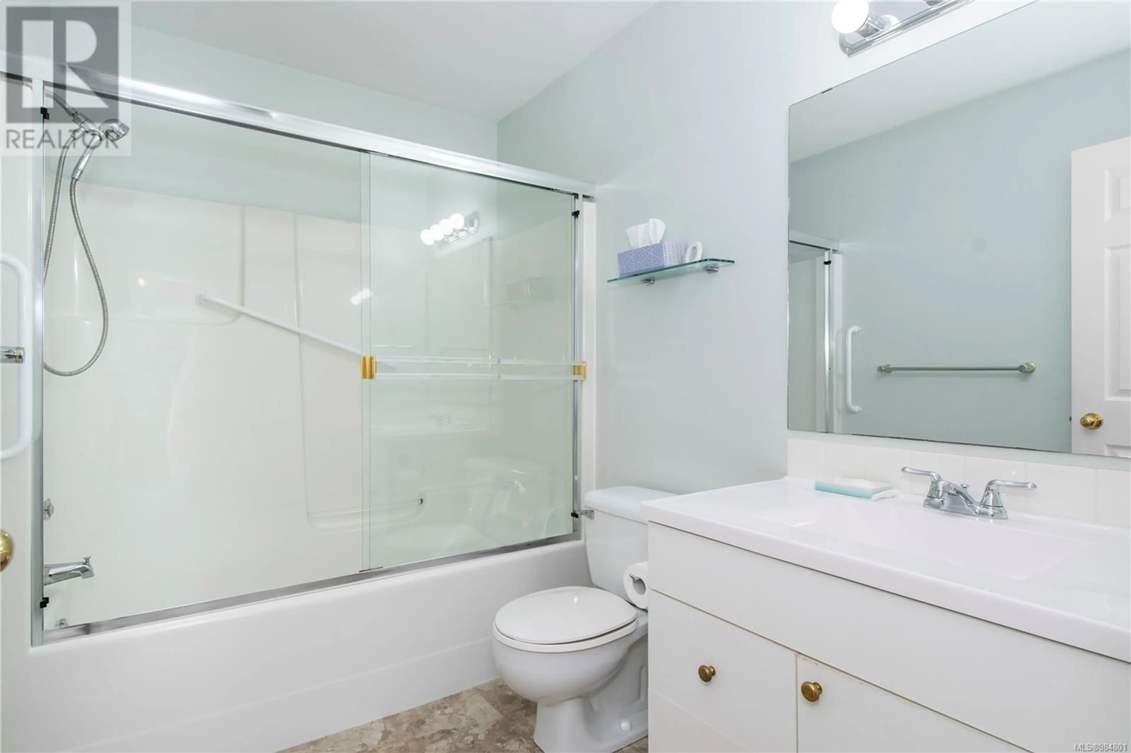 Standard bathroom, unknown for 25 605 Rockland Rd, Campbell River British Columbia V9W7X1