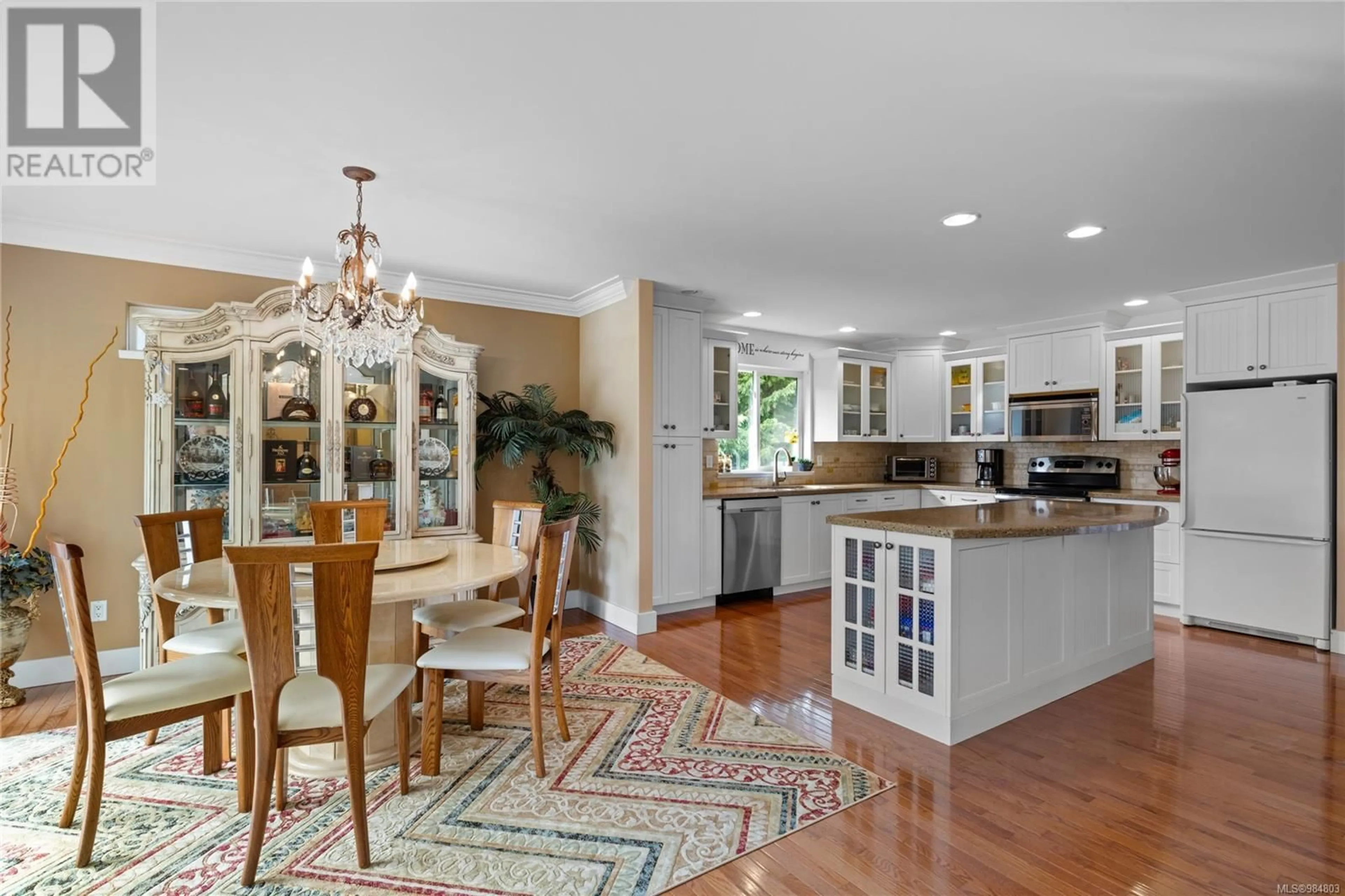 Open concept kitchen, ceramic/tile floor for 692 ABERNATHY PLACE, Parksville British Columbia V9P2Y9