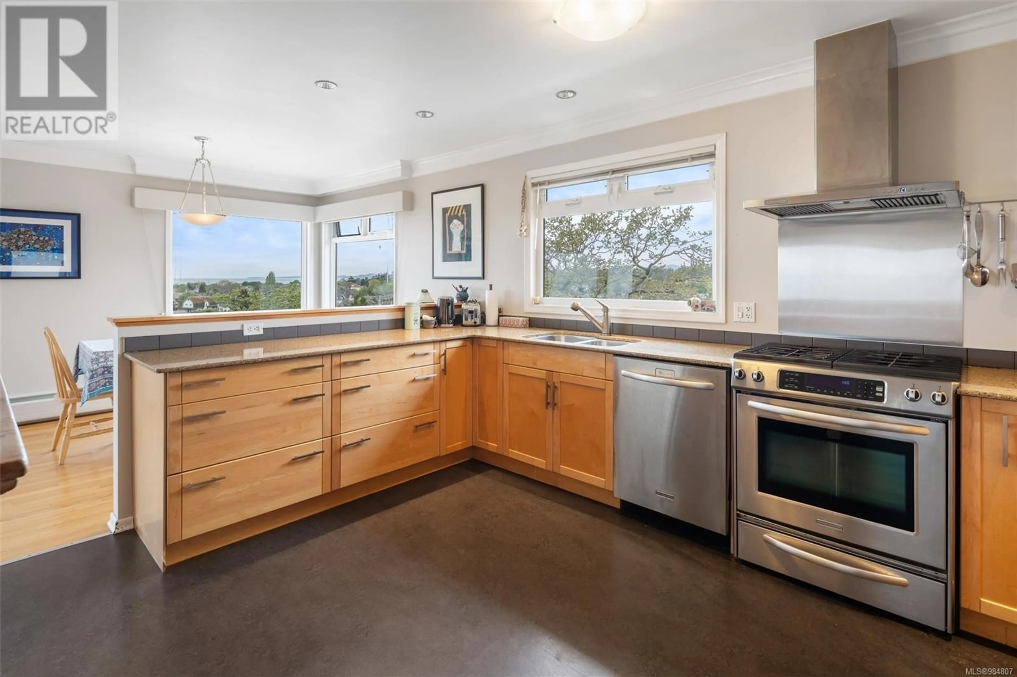 Open concept kitchen, unknown for 1357 Bond St, Victoria British Columbia V8W2M6