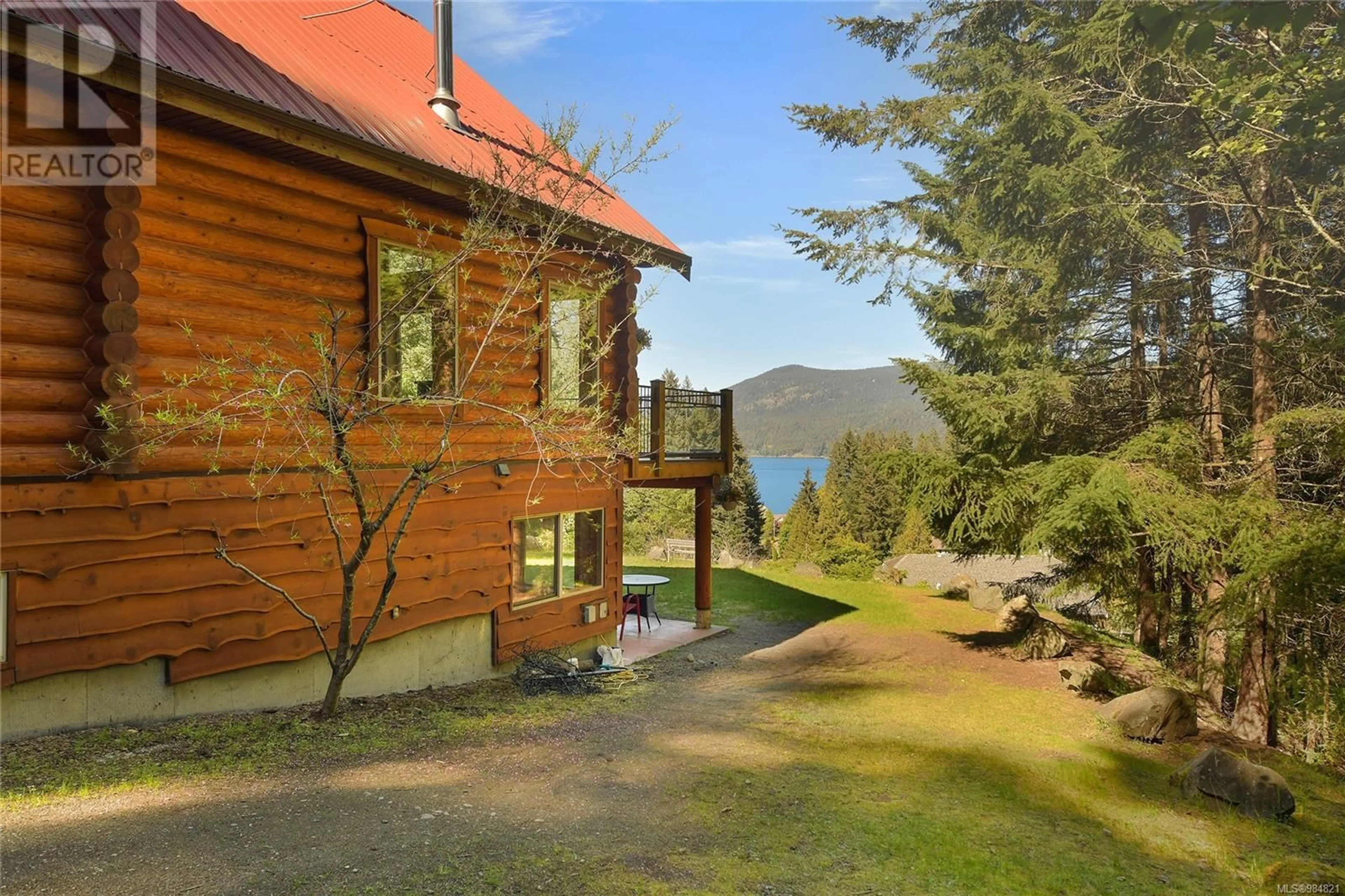 Patio, water/lake/river/ocean view for 1109 / 1111 PARADISE Close, Cowichan Bay British Columbia V0R1N2