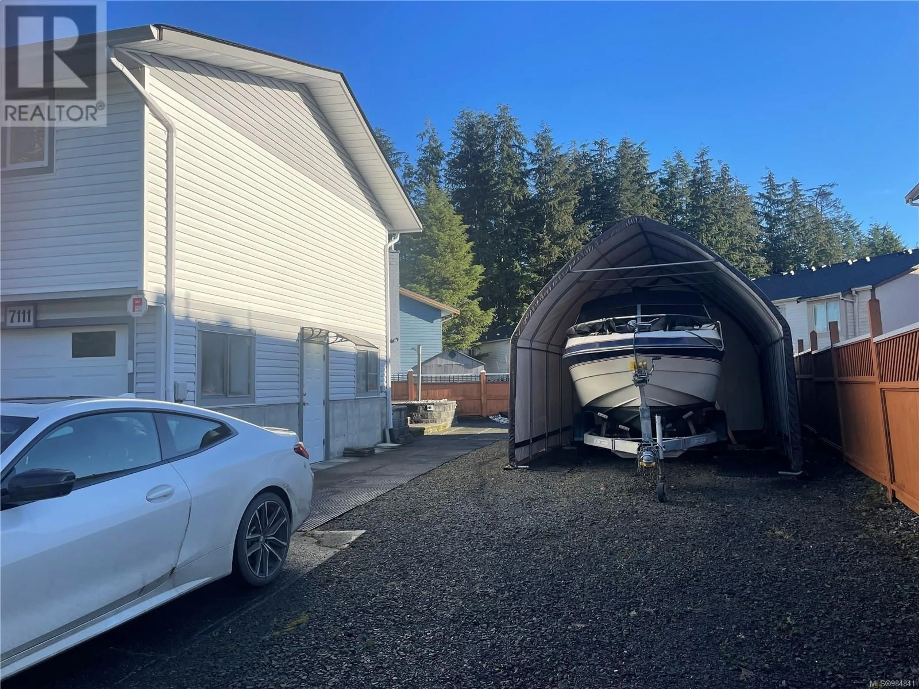 Indoor garage for 7111 Highland Dr, Port Hardy British Columbia V0N2P0