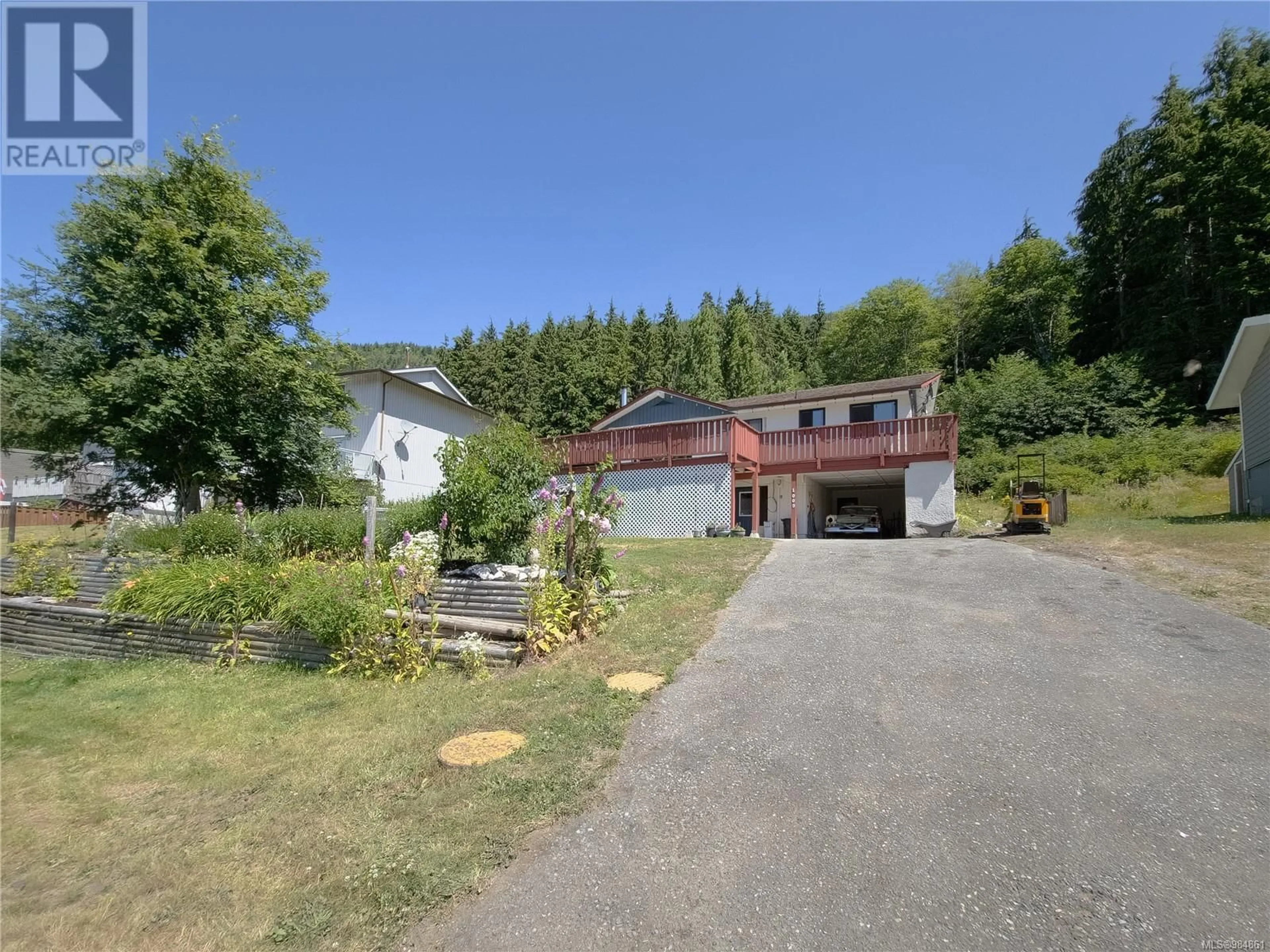 A pic from outside/outdoor area/front of a property/back of a property/a pic from drone, street for 1009 Rupert Ave, Port Alice British Columbia V0N2N0